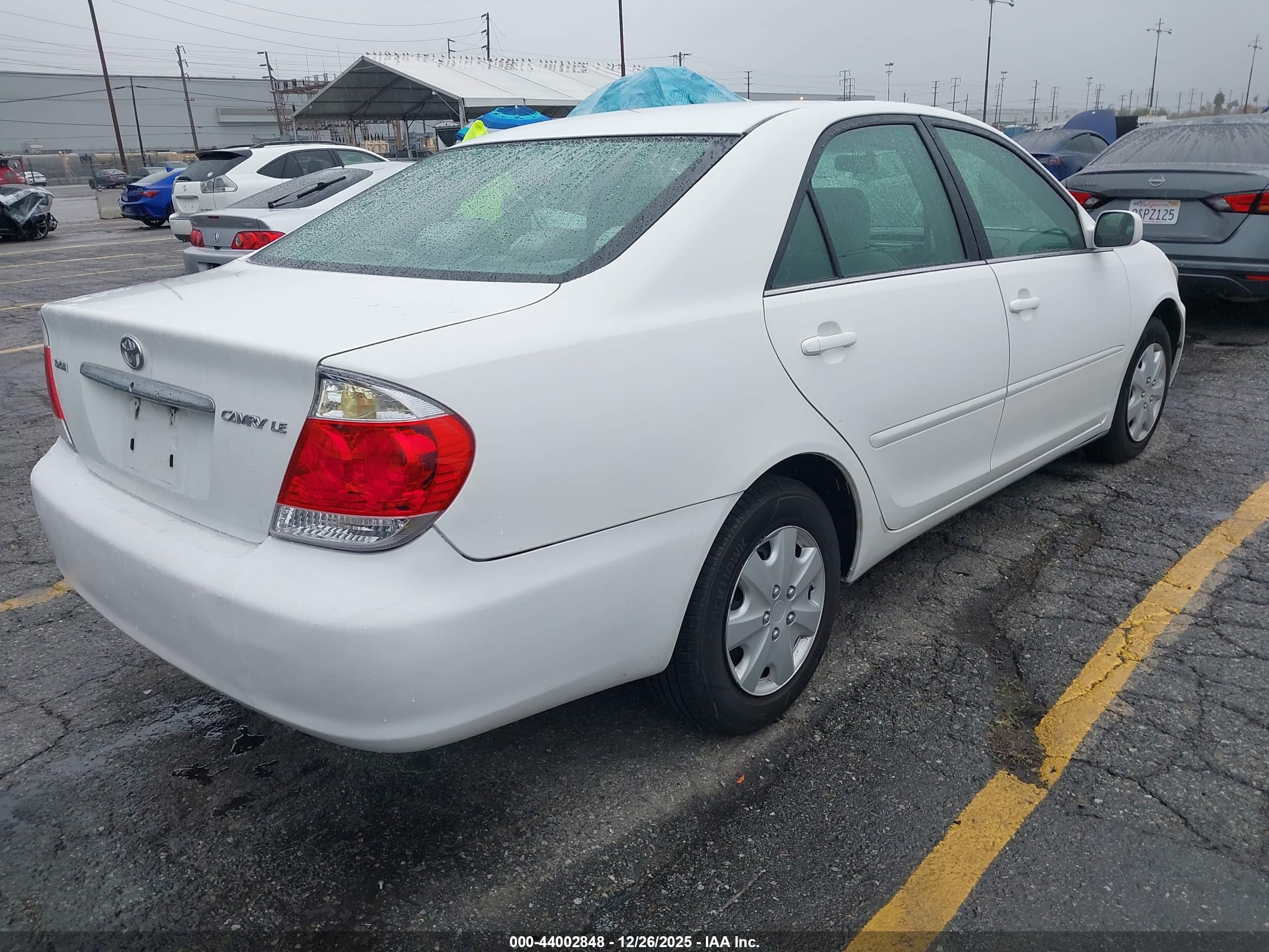 TOYOTA CAMRY image 4