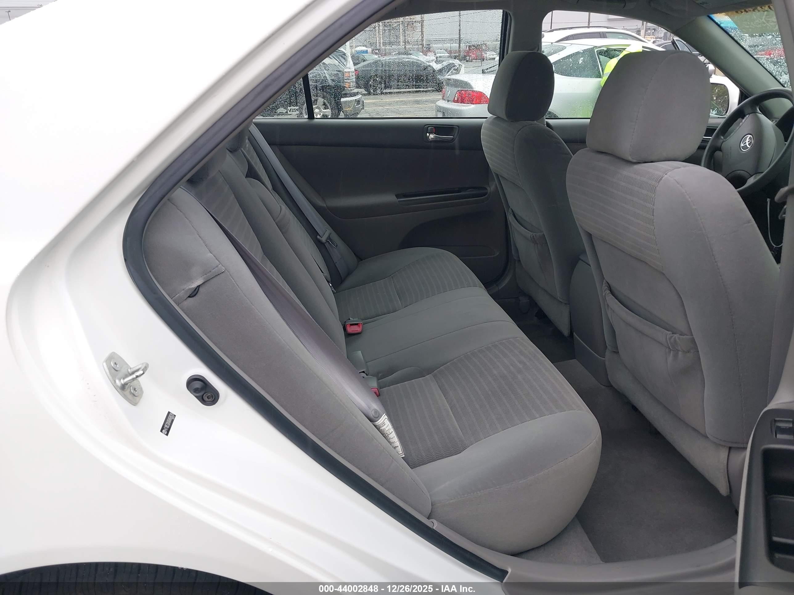 TOYOTA CAMRY image 8