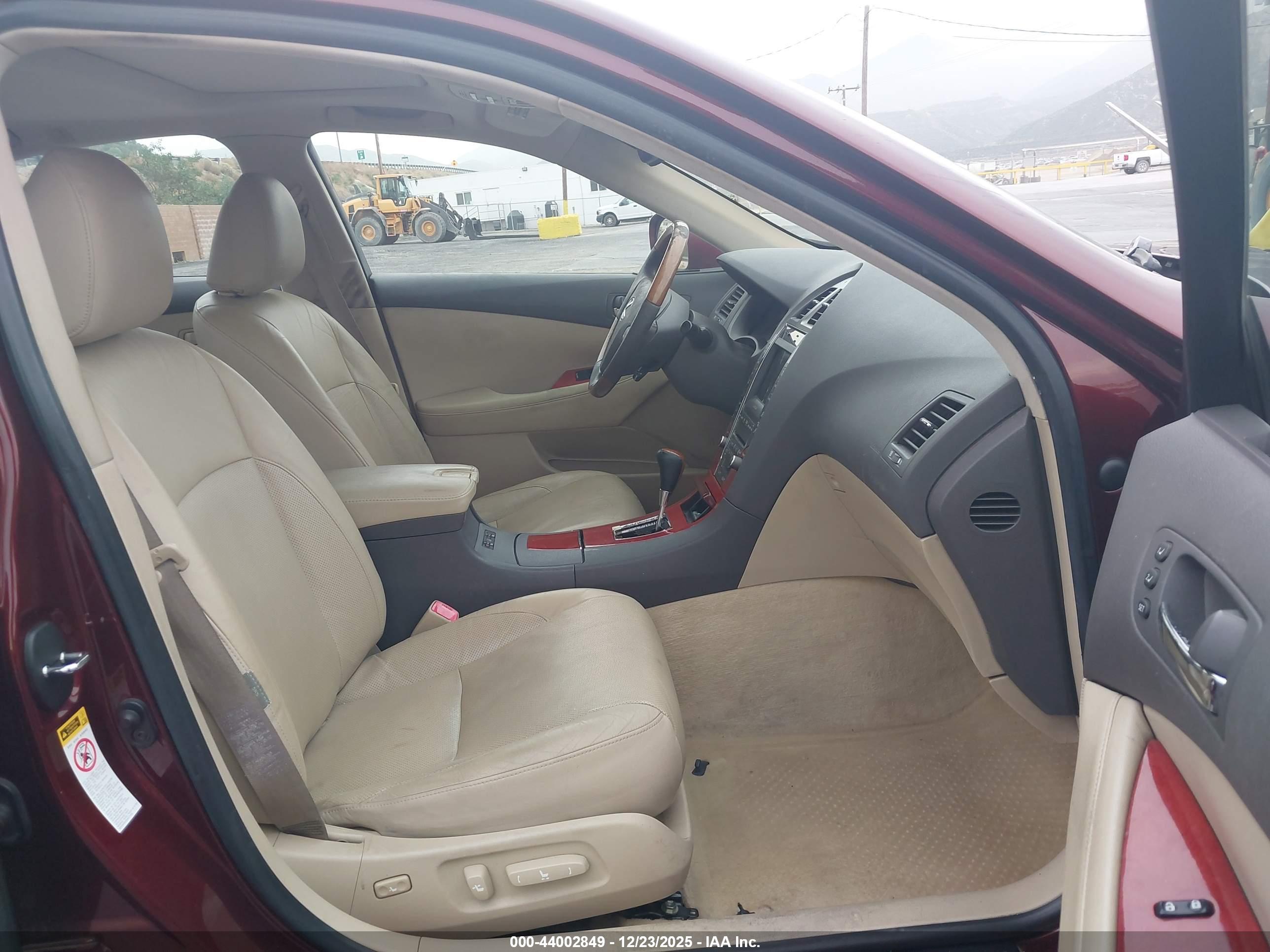 LEXUS ES image 5