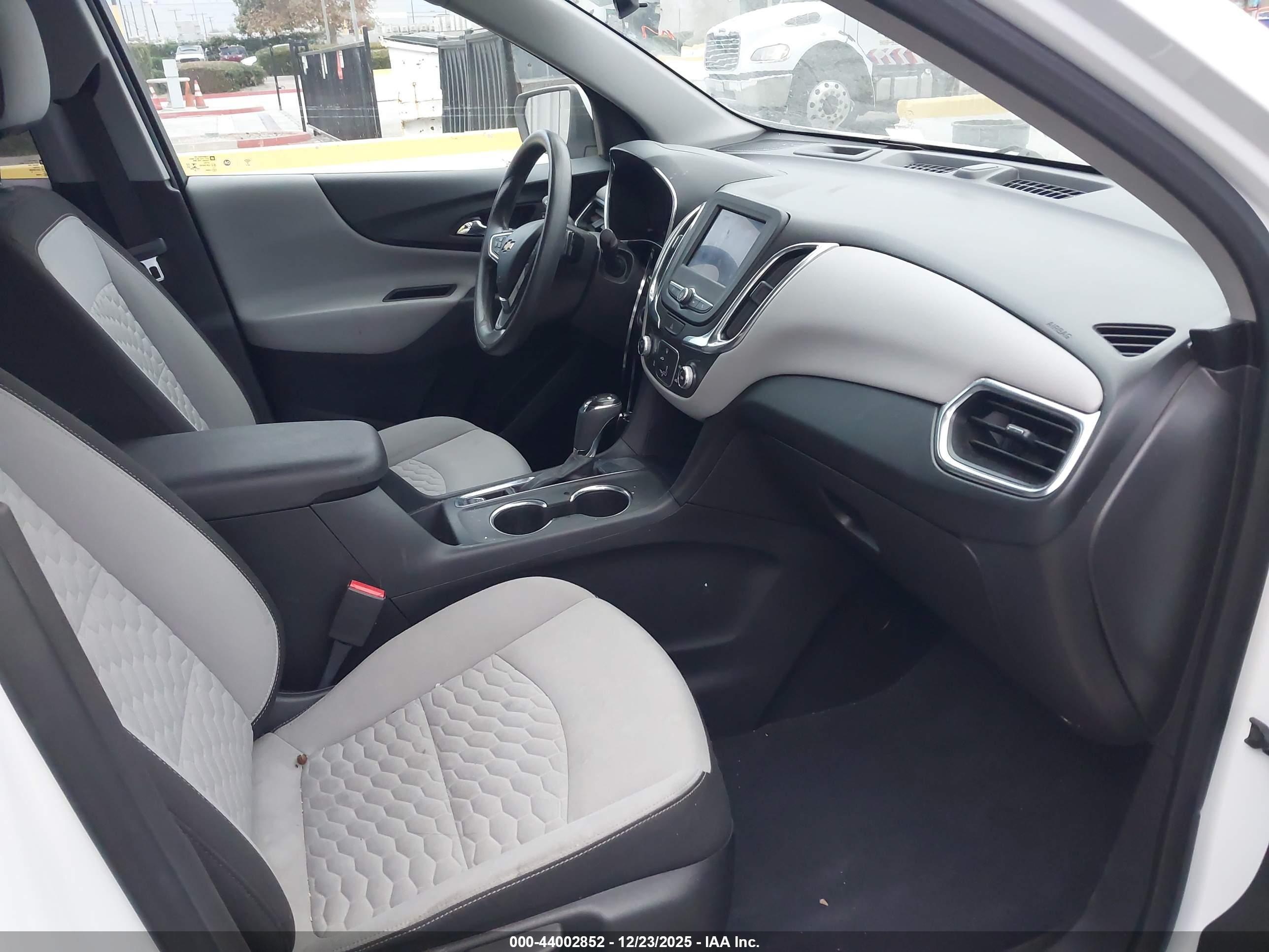 CHEVROLET EQUINOX image 5