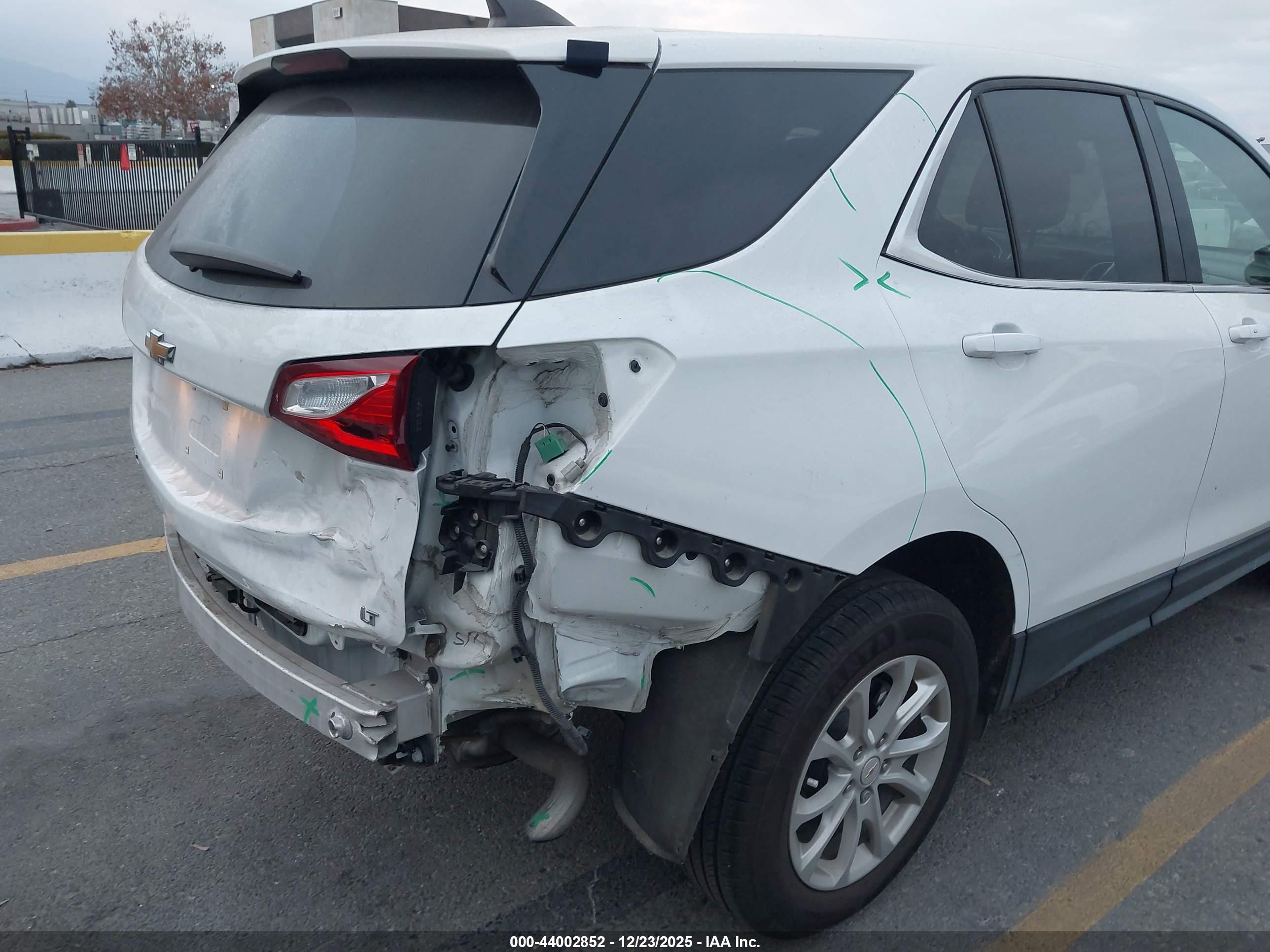 CHEVROLET EQUINOX image 6