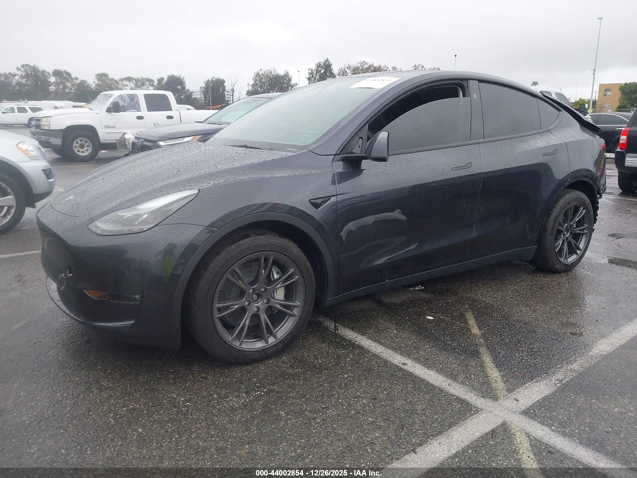 TESLA MODEL image 2