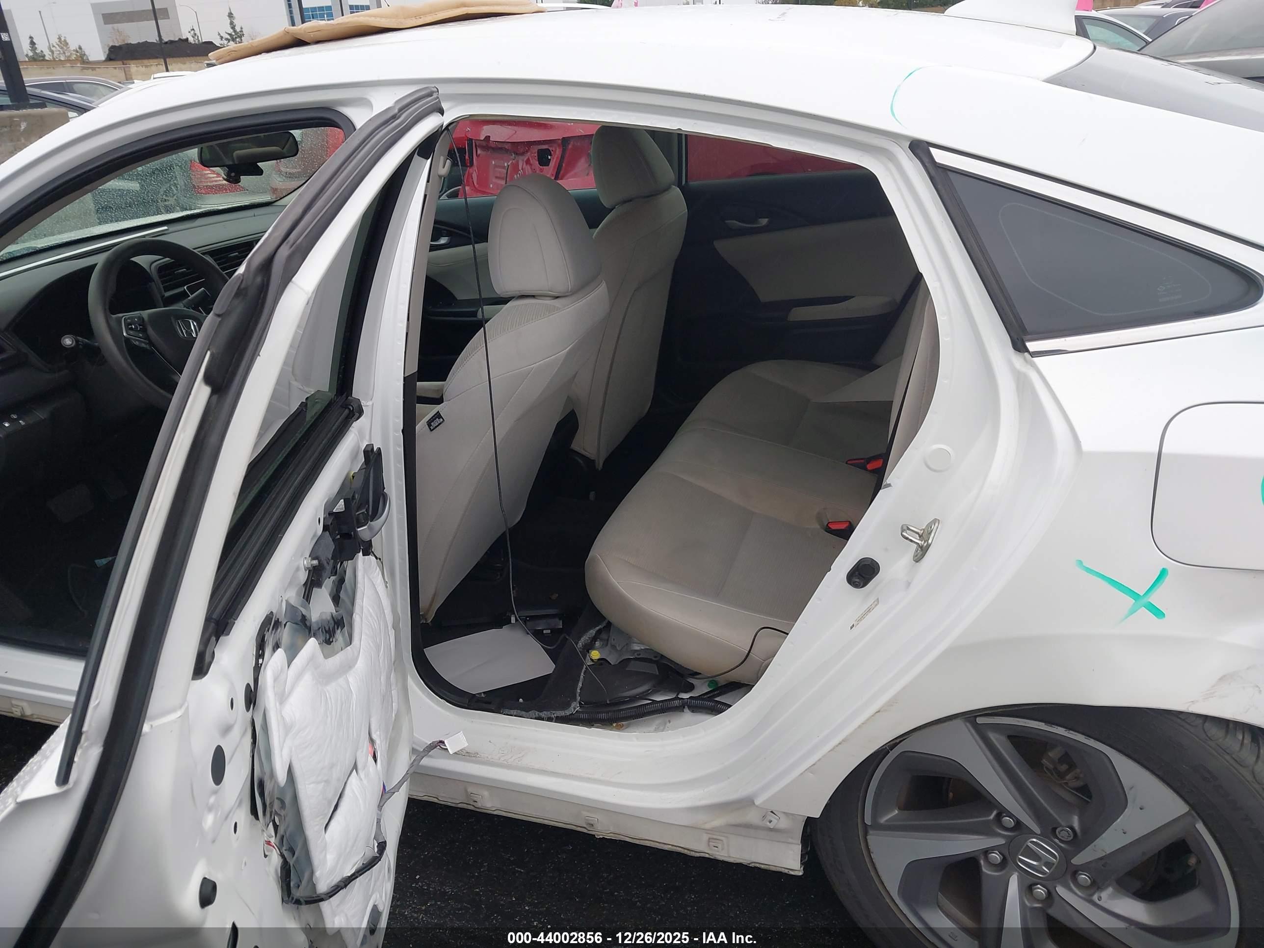 HONDA INSIGHT image 8