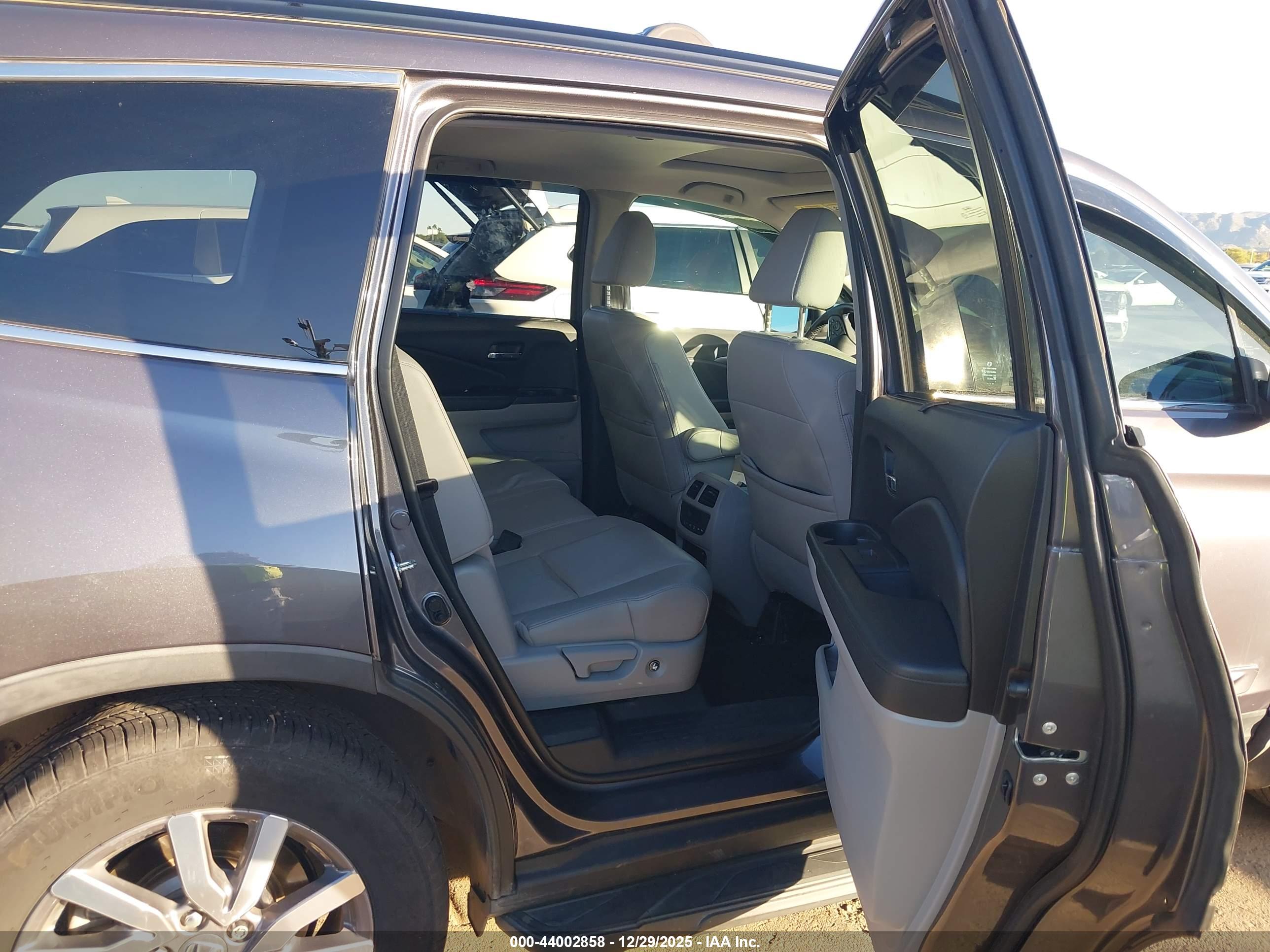HONDA PILOT image 8
