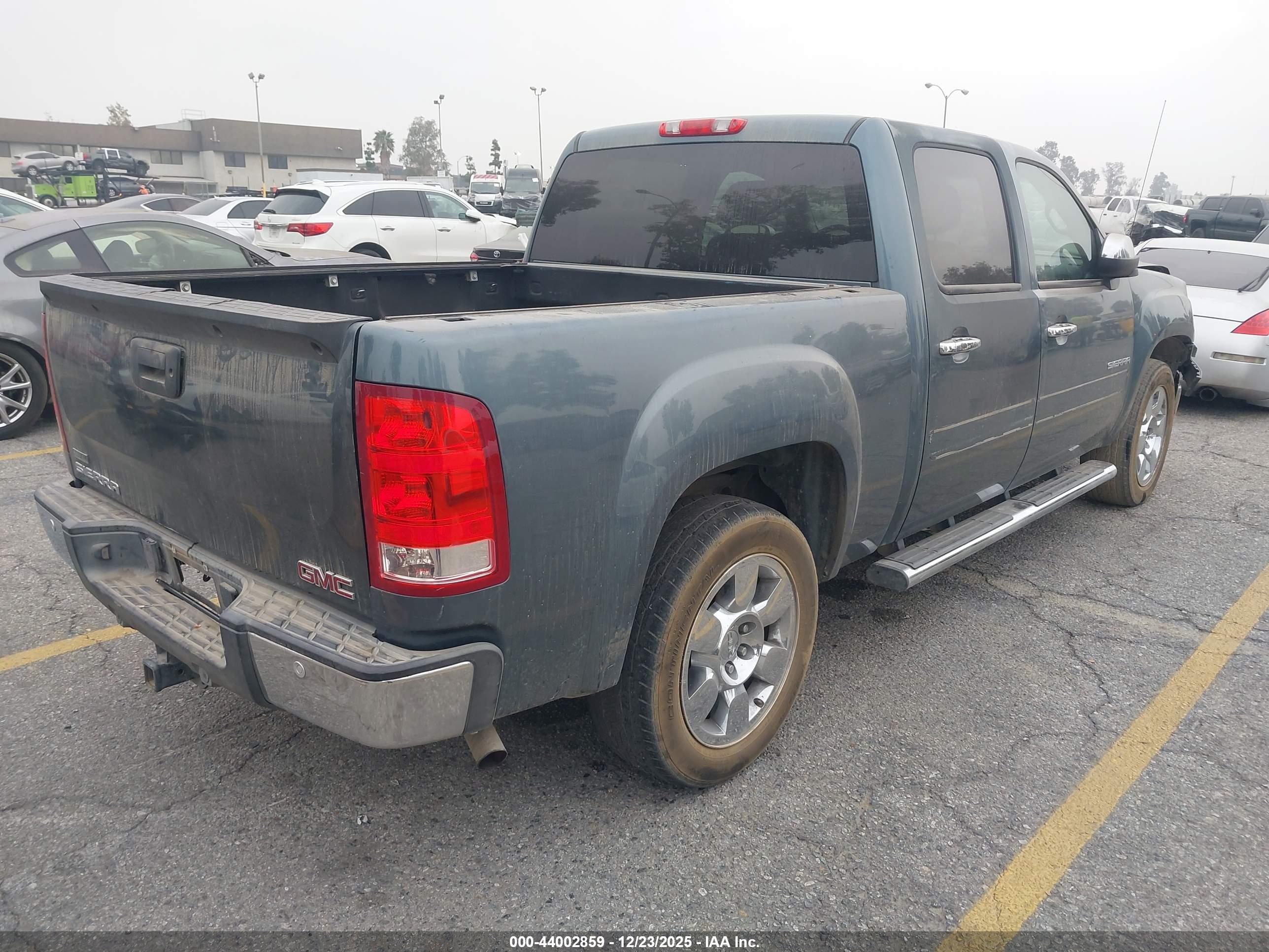 GMC SIERRA image 4