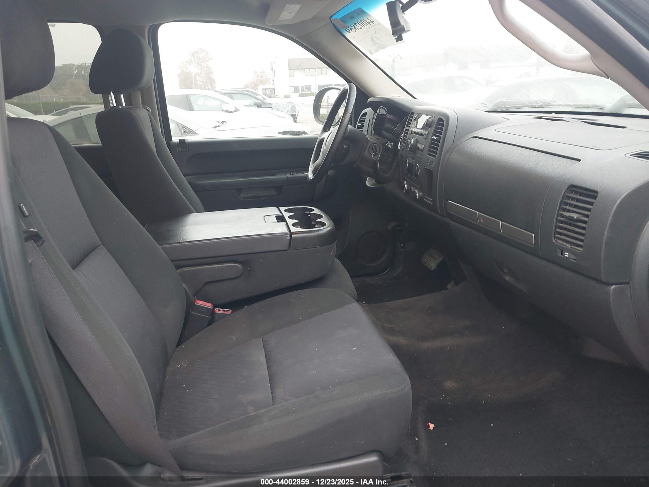 GMC SIERRA image 5