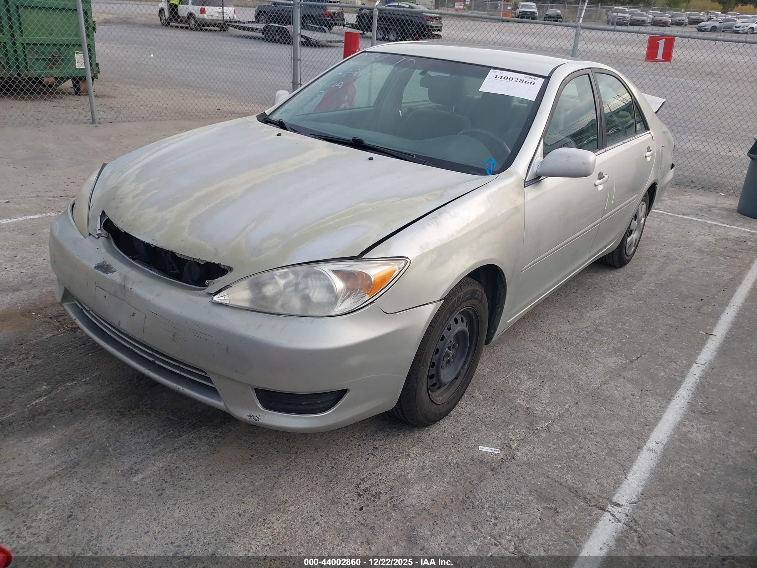 TOYOTA CAMRY image 2