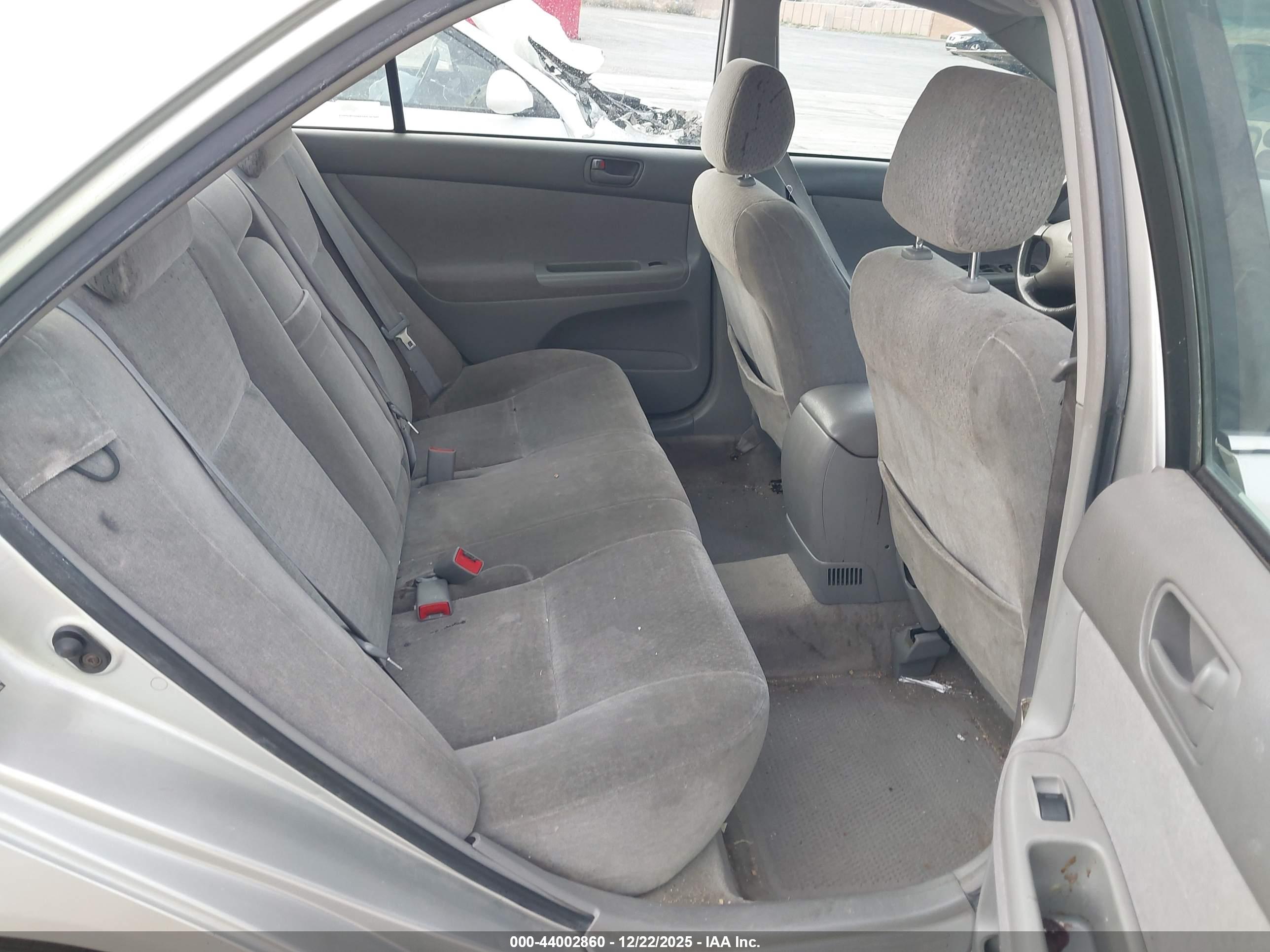 TOYOTA CAMRY image 8