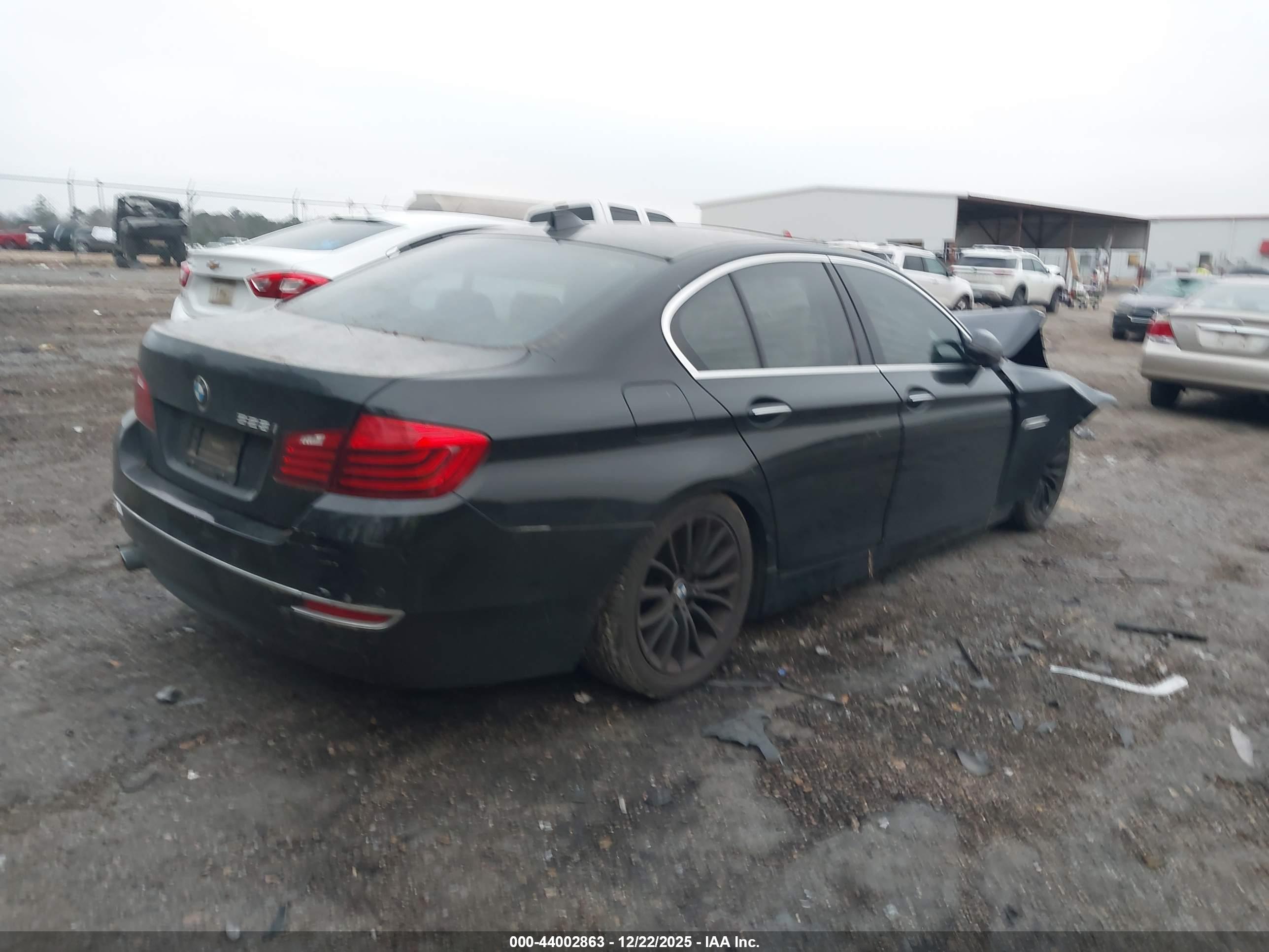 BMW 528I image 4
