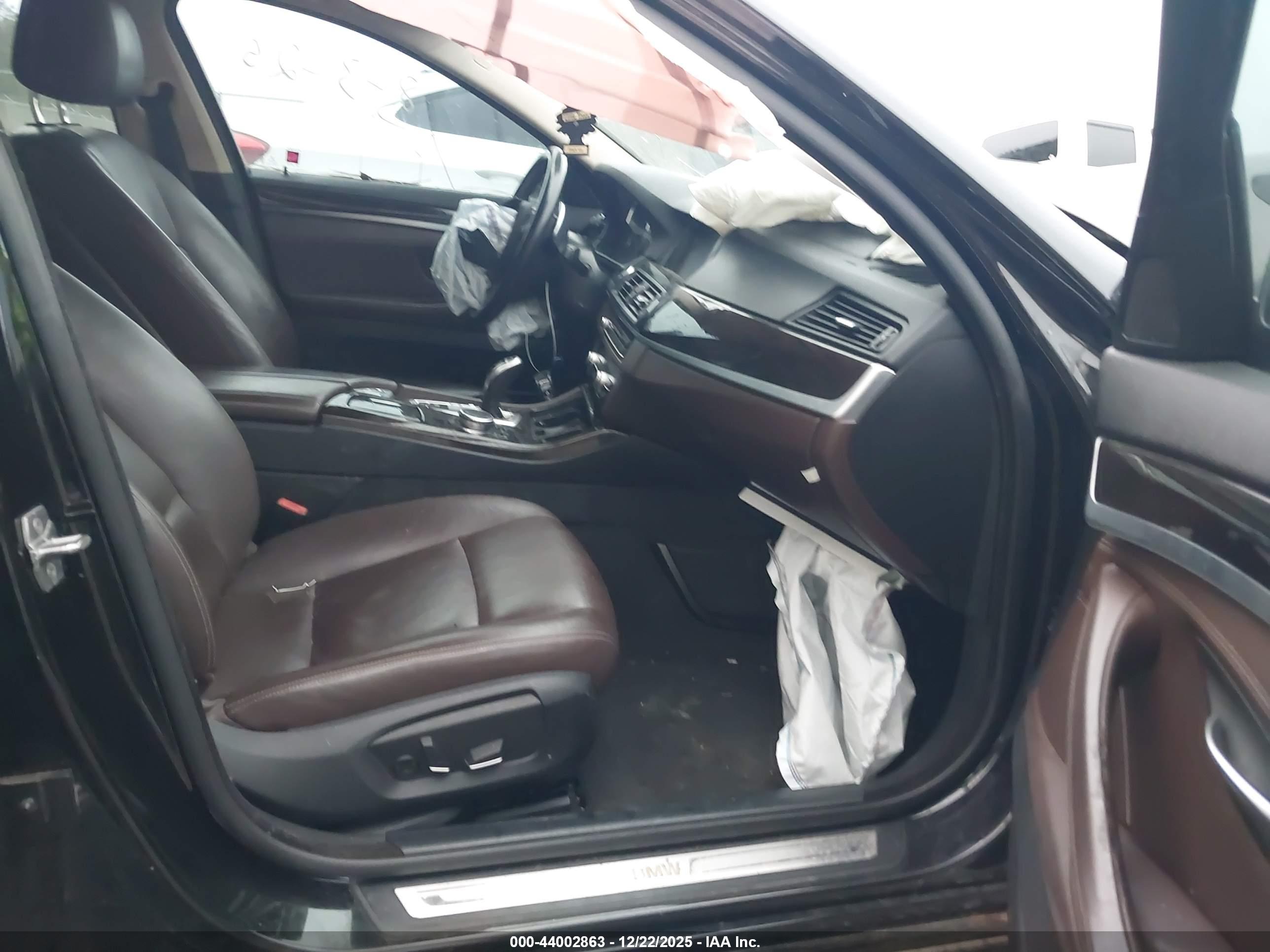 BMW 528I image 5