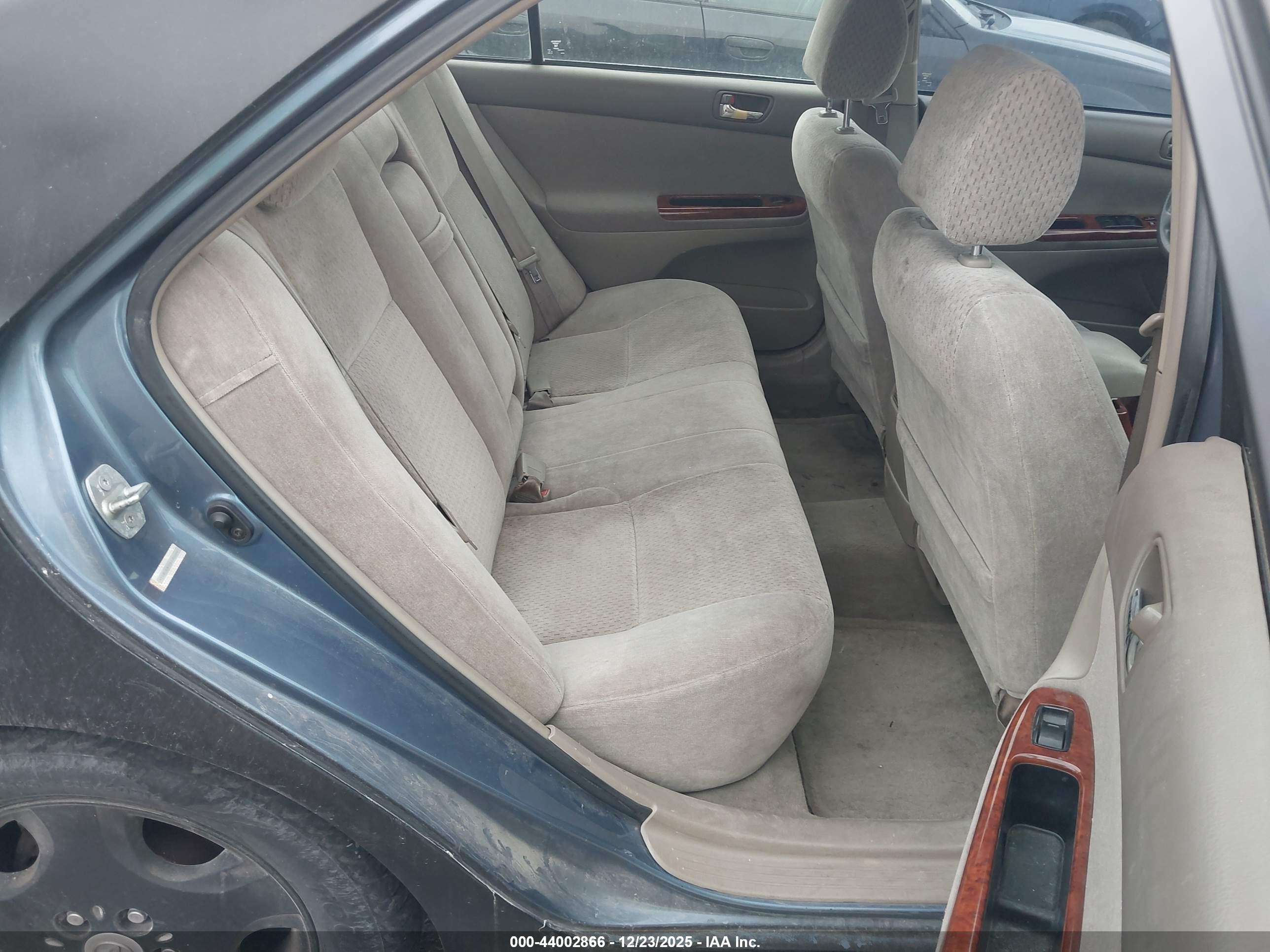 TOYOTA CAMRY image 8