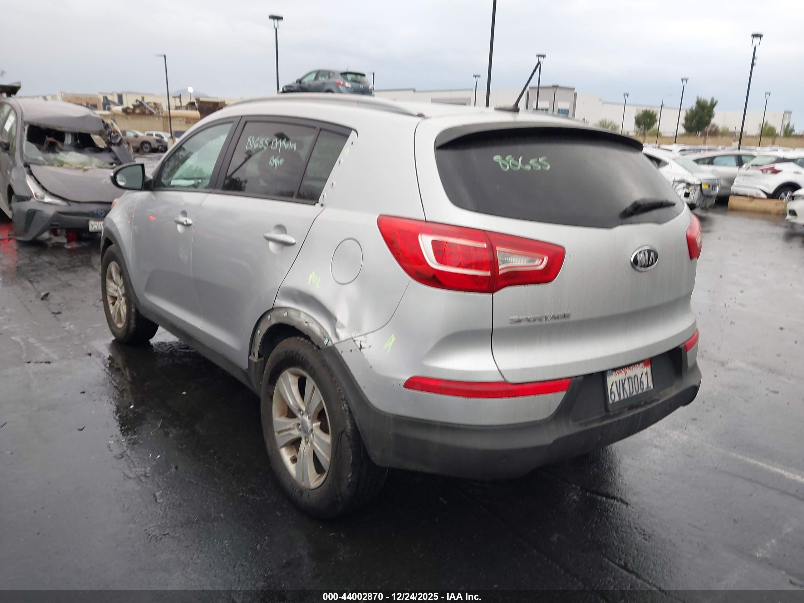 KIA SPORTAGE image 3