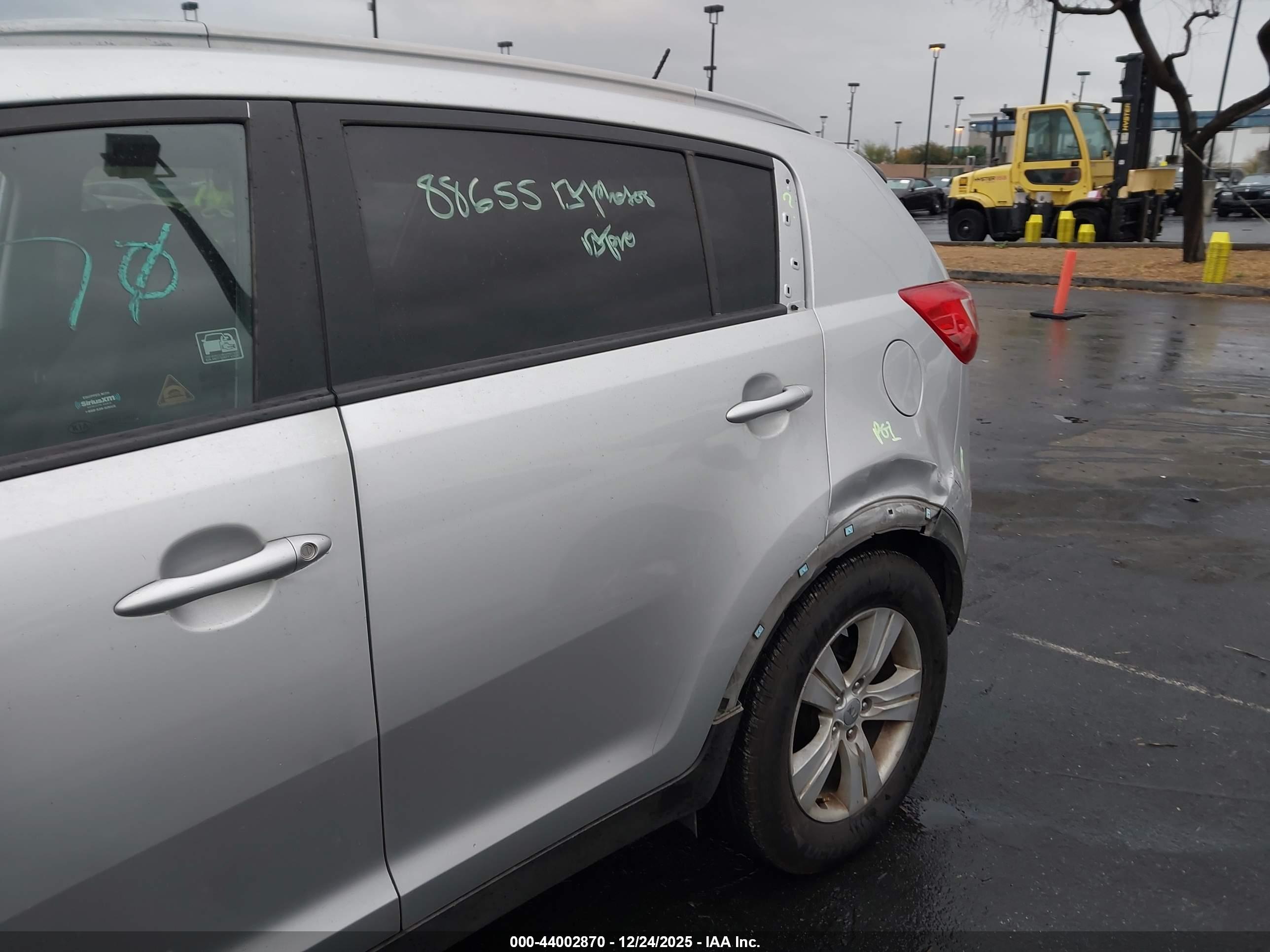 KIA SPORTAGE image 6