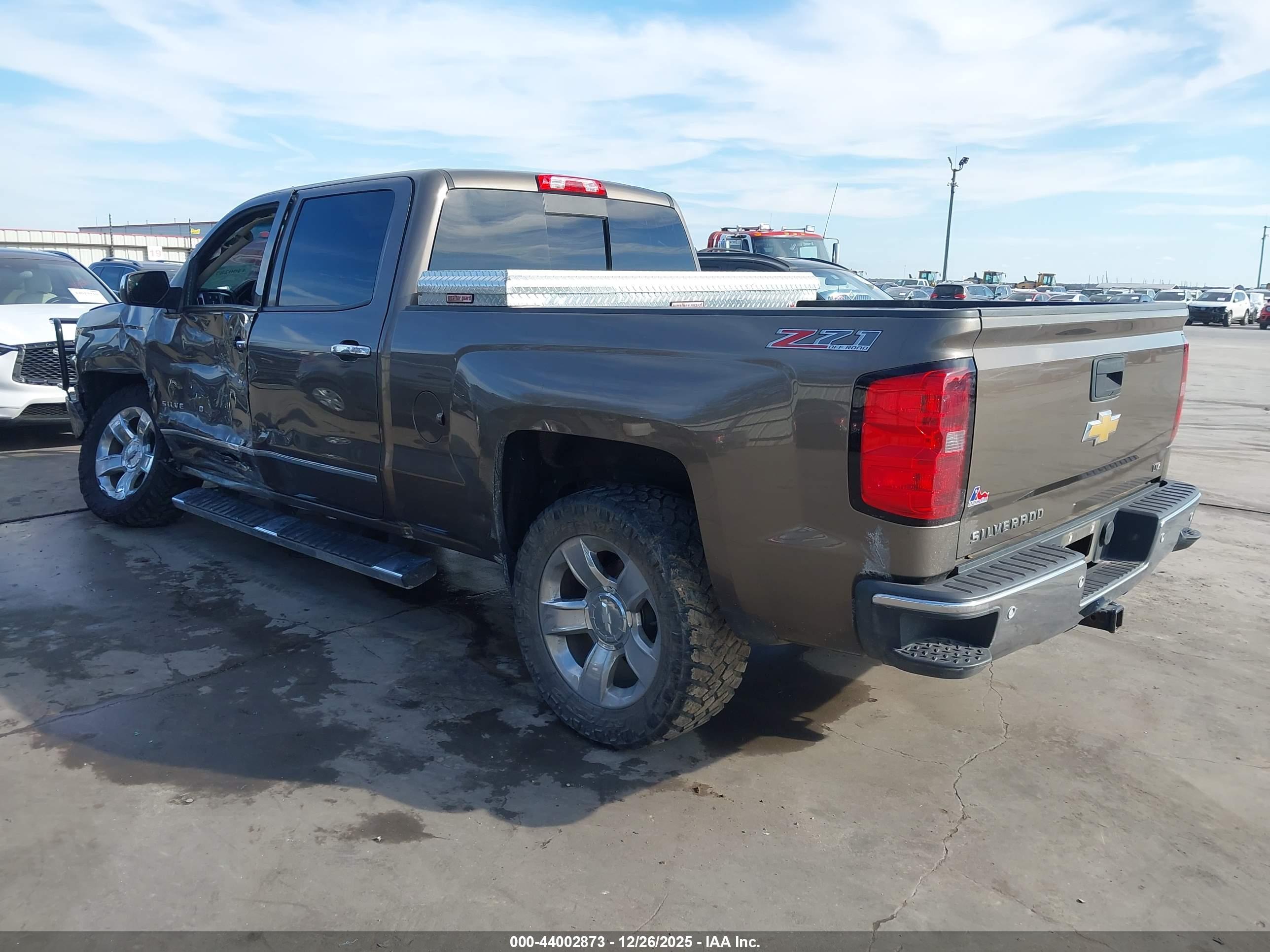 CHEVROLET SILVERADO image 3
