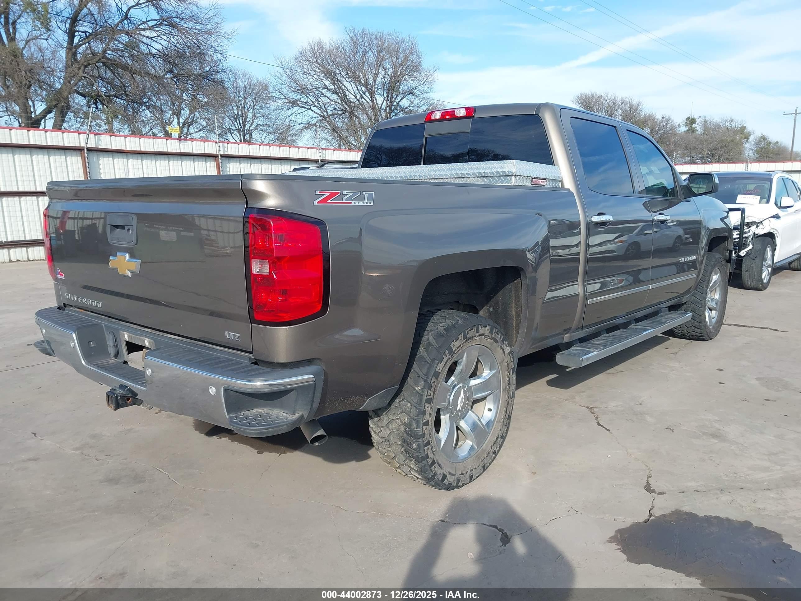 CHEVROLET SILVERADO image 4