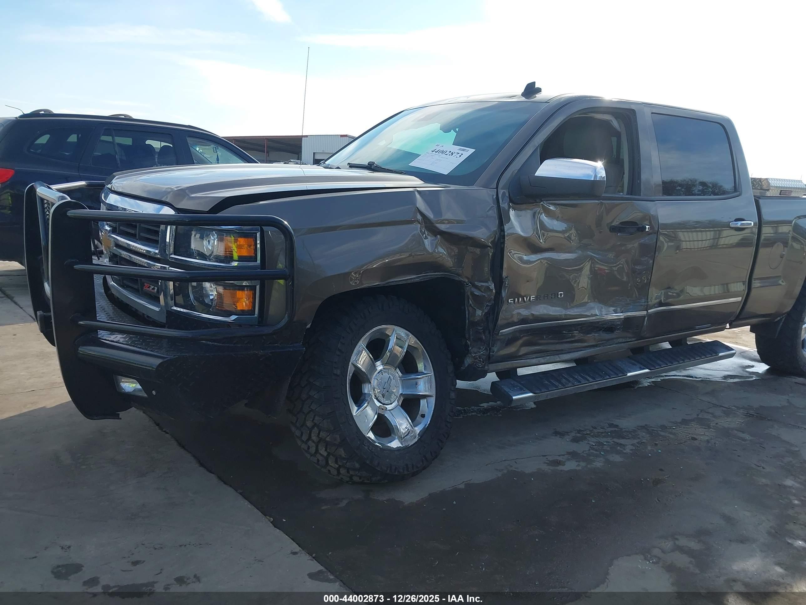 CHEVROLET SILVERADO image 6