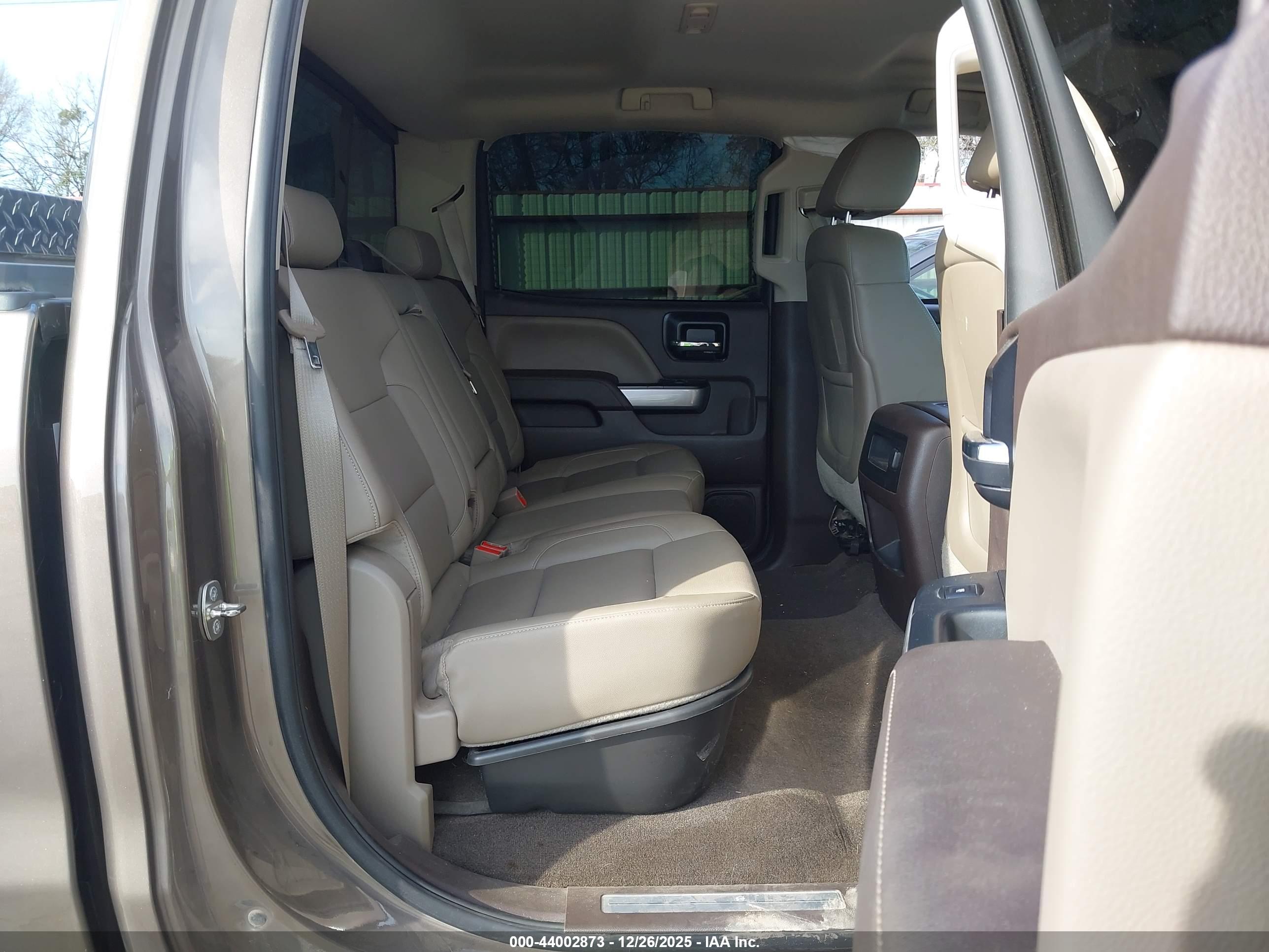 CHEVROLET SILVERADO image 8