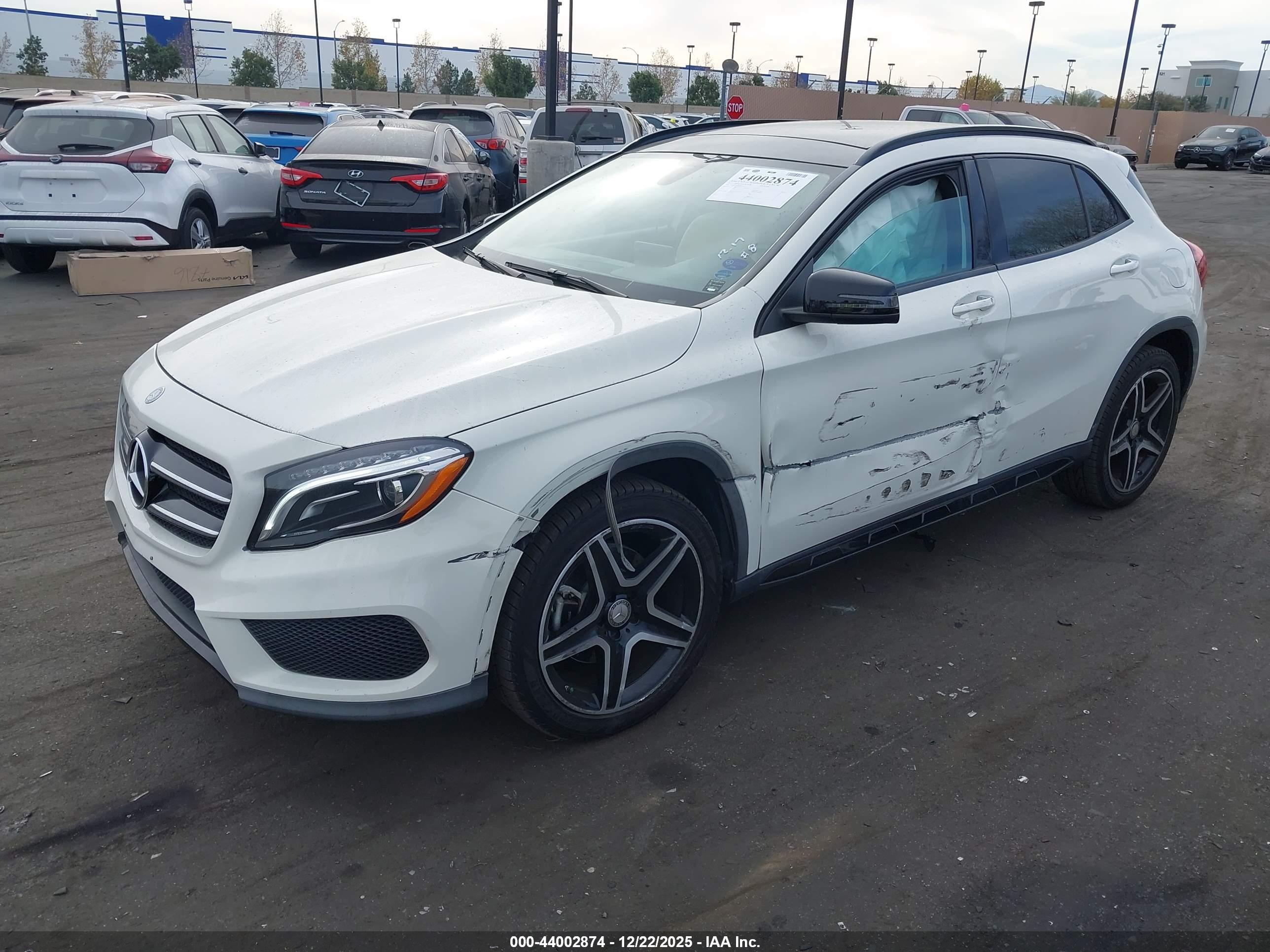 MERCEDES-BENZ GLA image 2