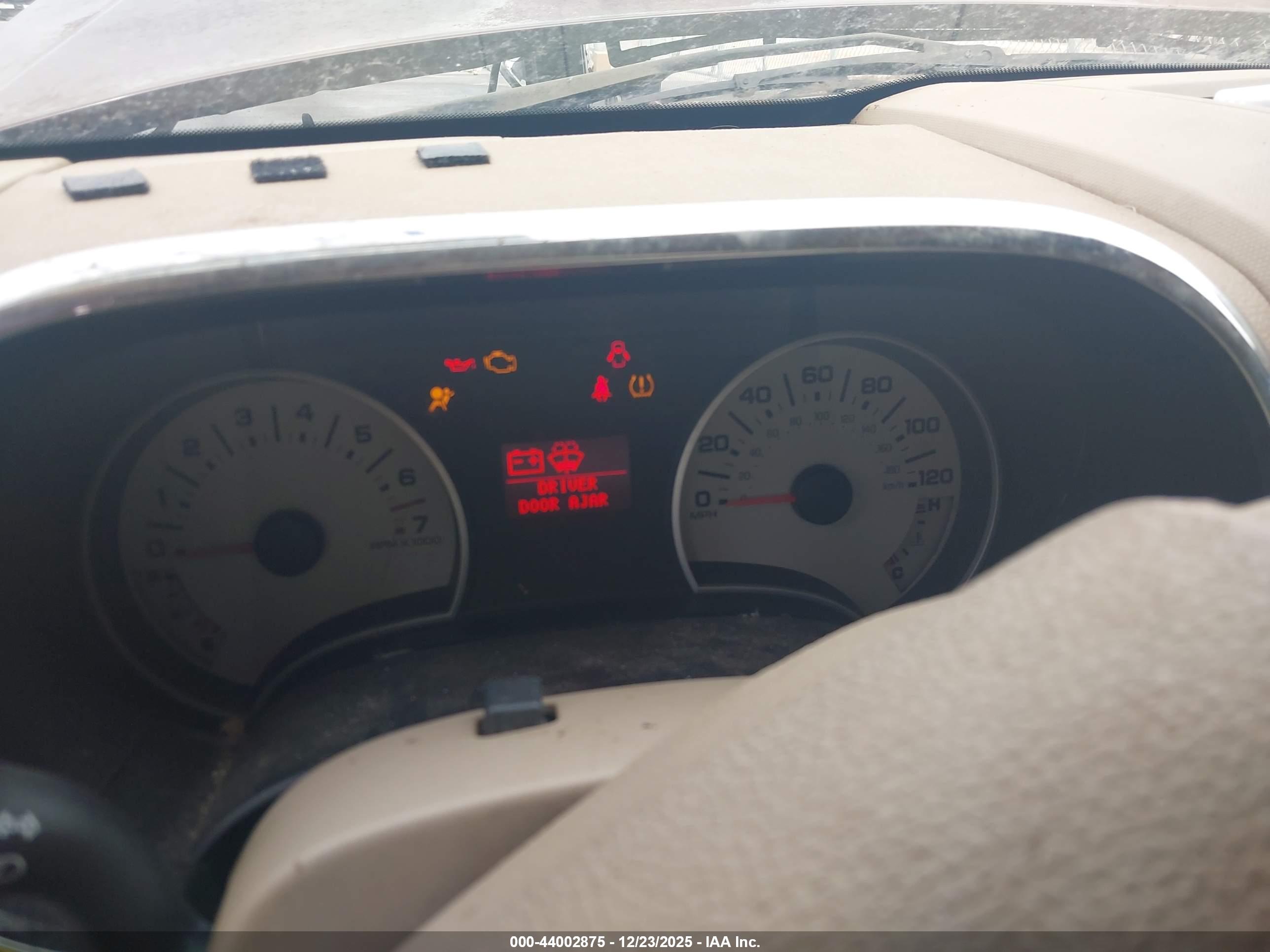 FORD EXPLORER image 7