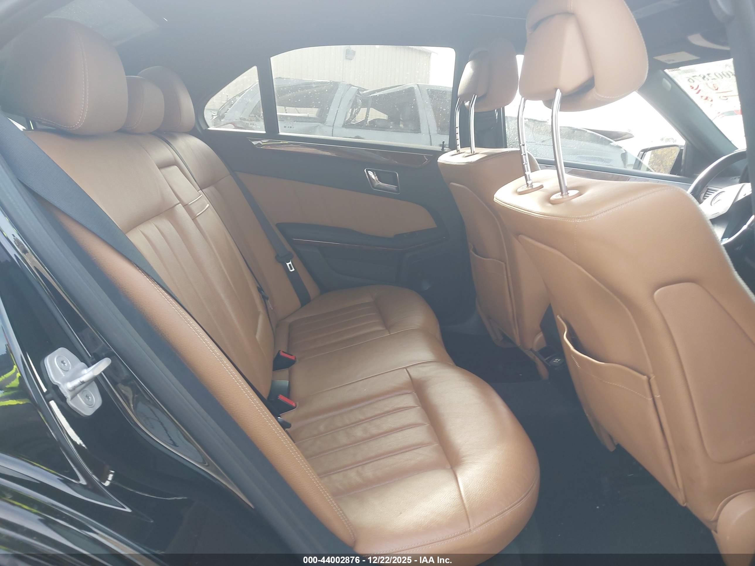 MERCEDES-BENZ E image 8