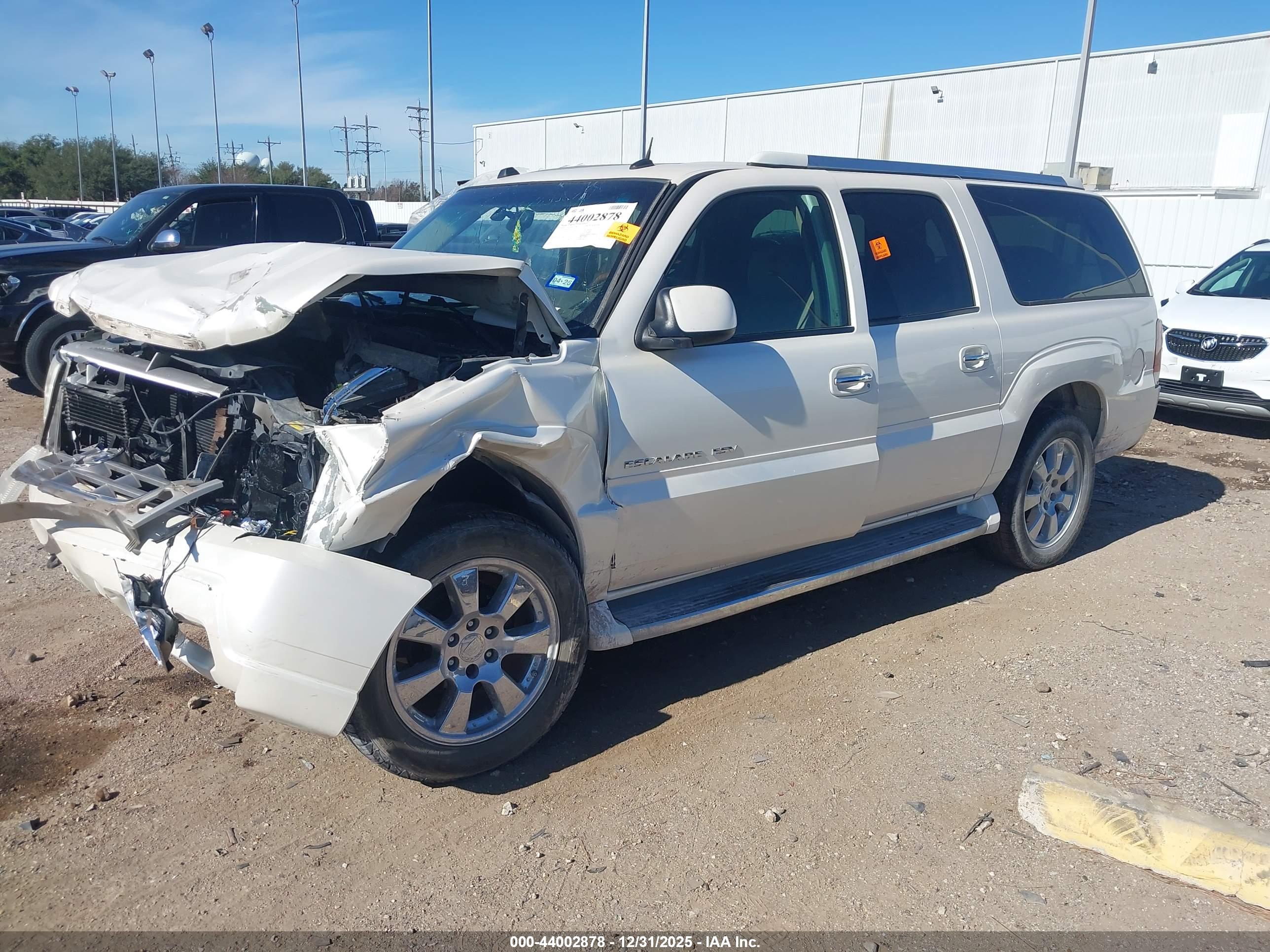CADILLAC ESCALADE image 2