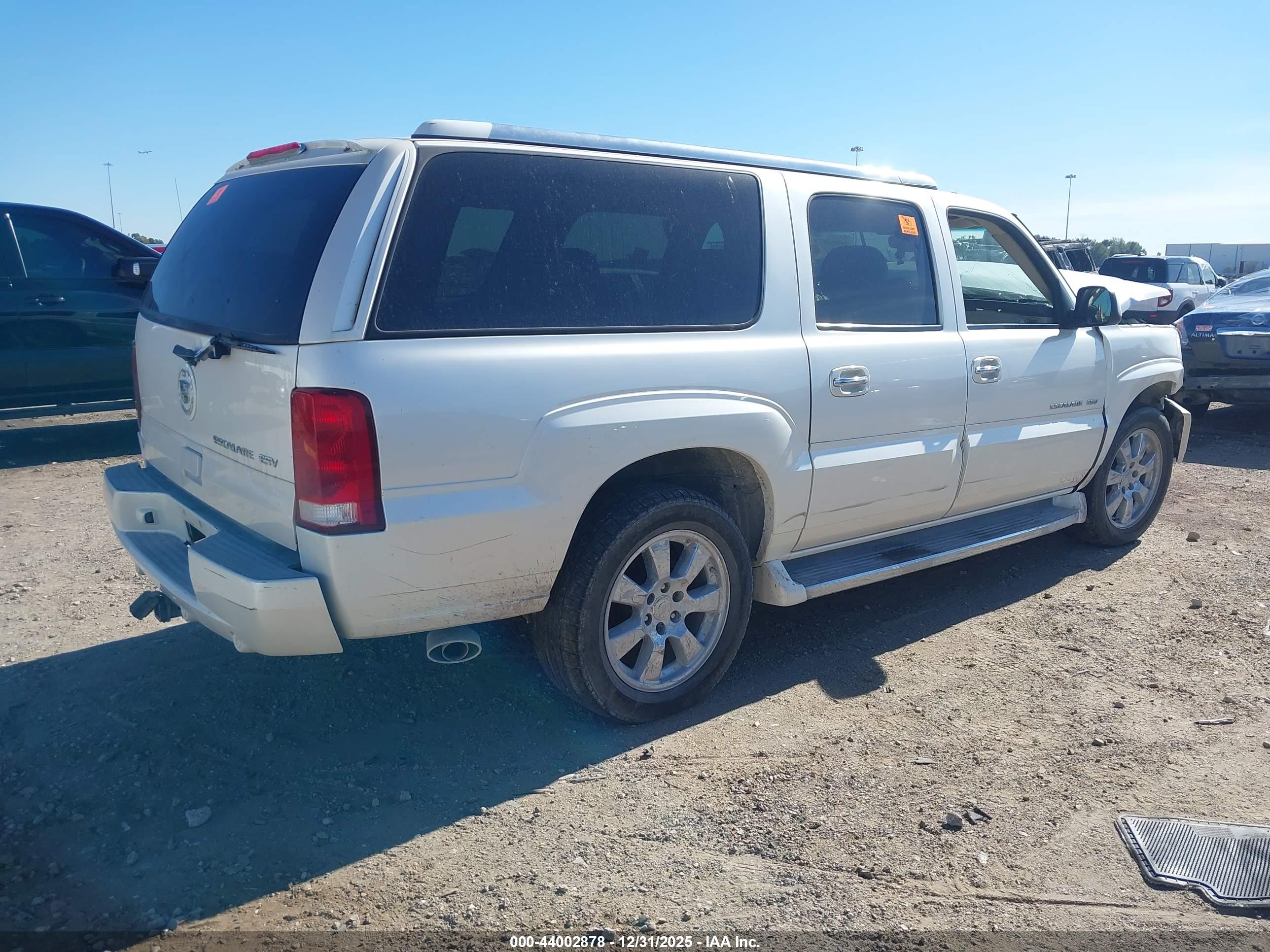 CADILLAC ESCALADE image 4