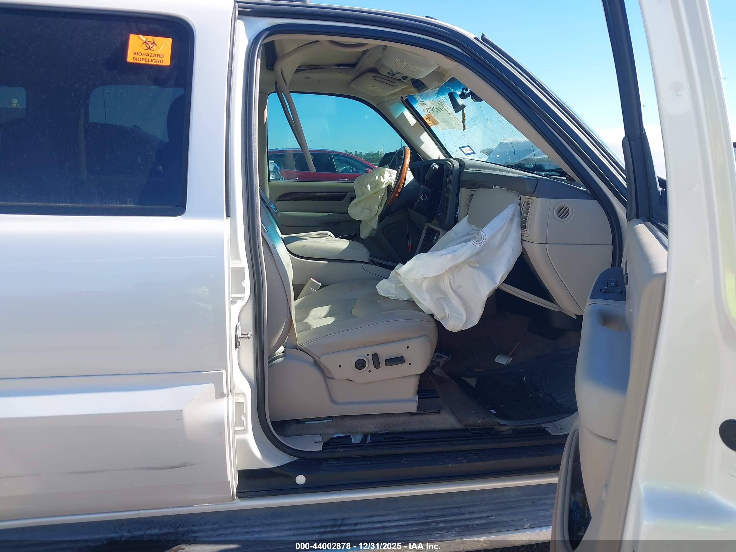 CADILLAC ESCALADE image 5