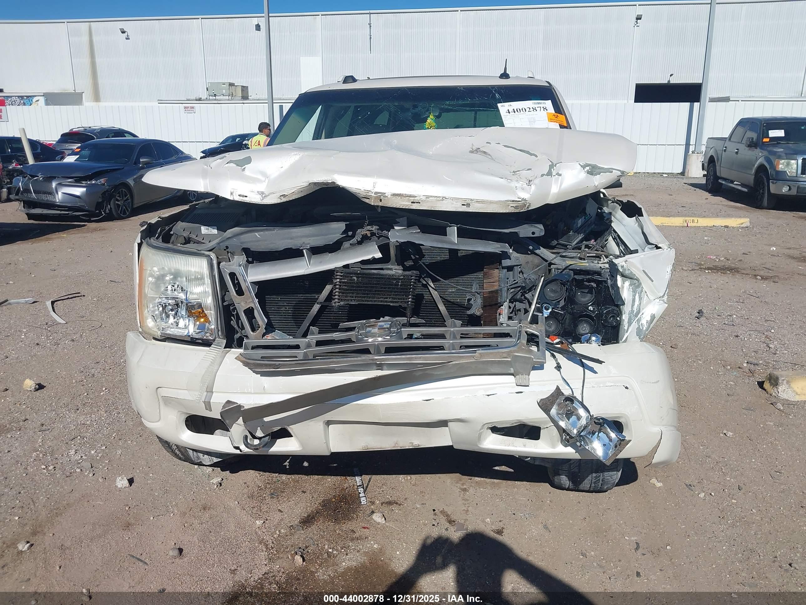 CADILLAC ESCALADE image 6