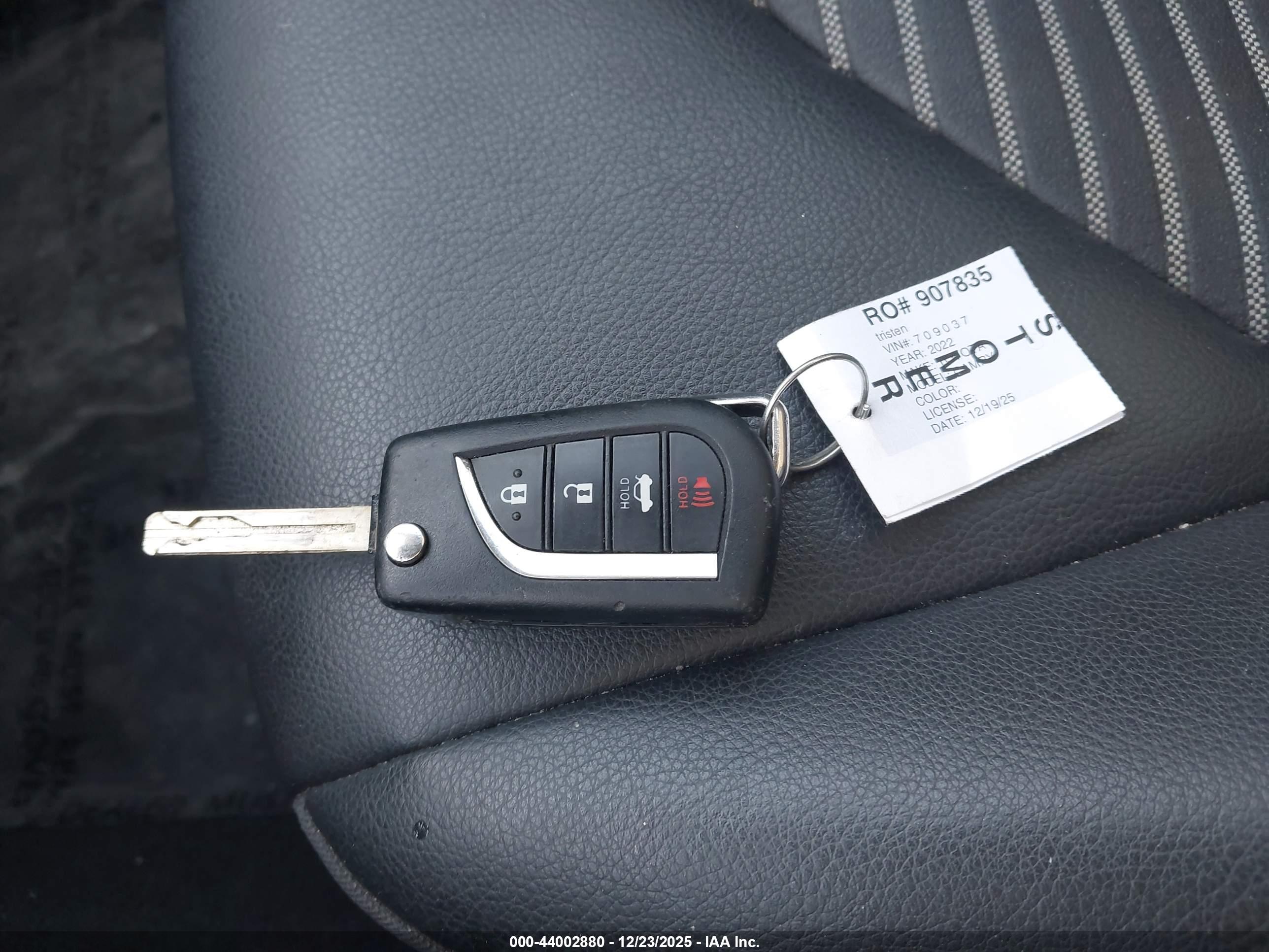 TOYOTA CAMRY image 11