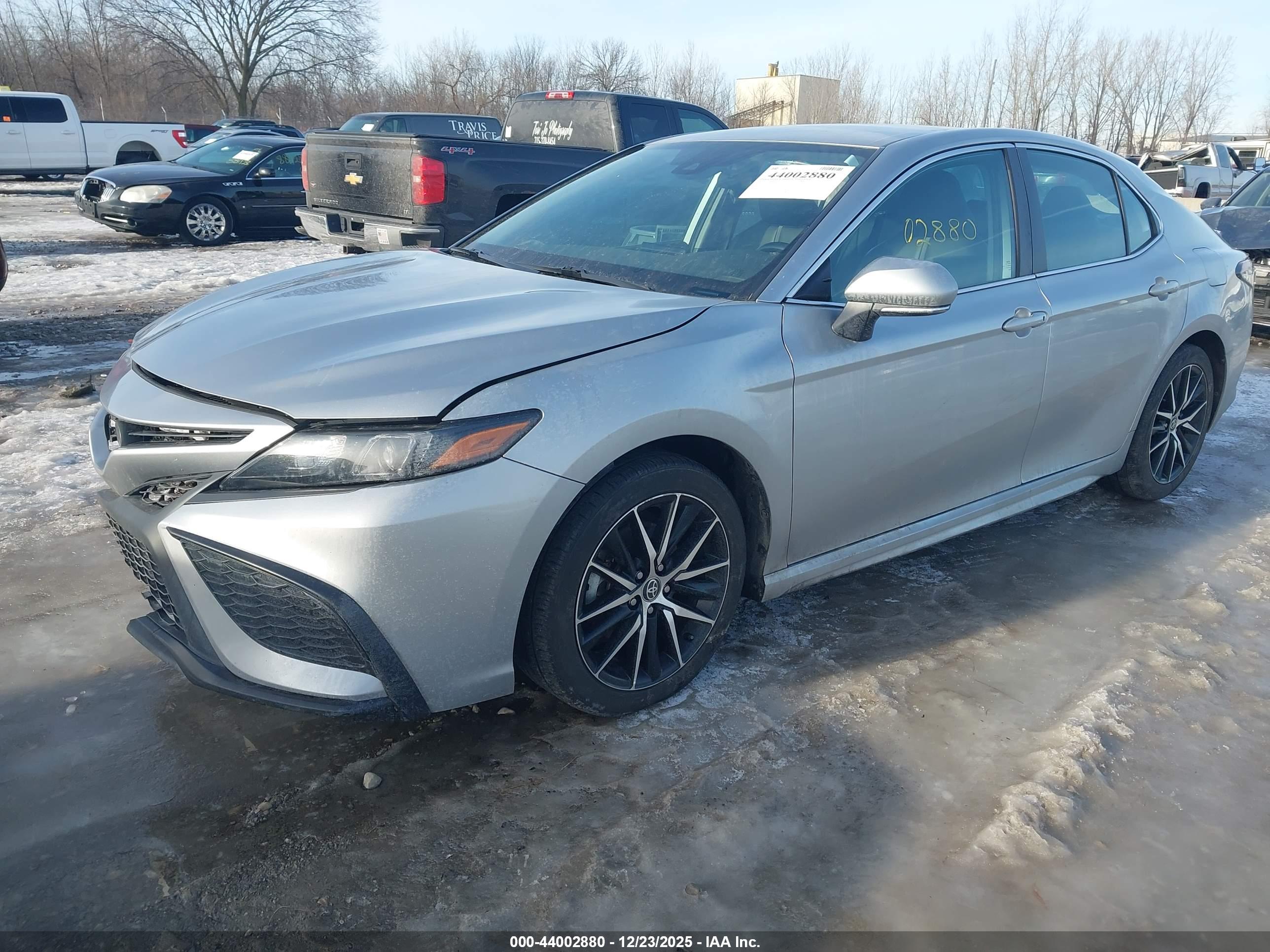 TOYOTA CAMRY image 2