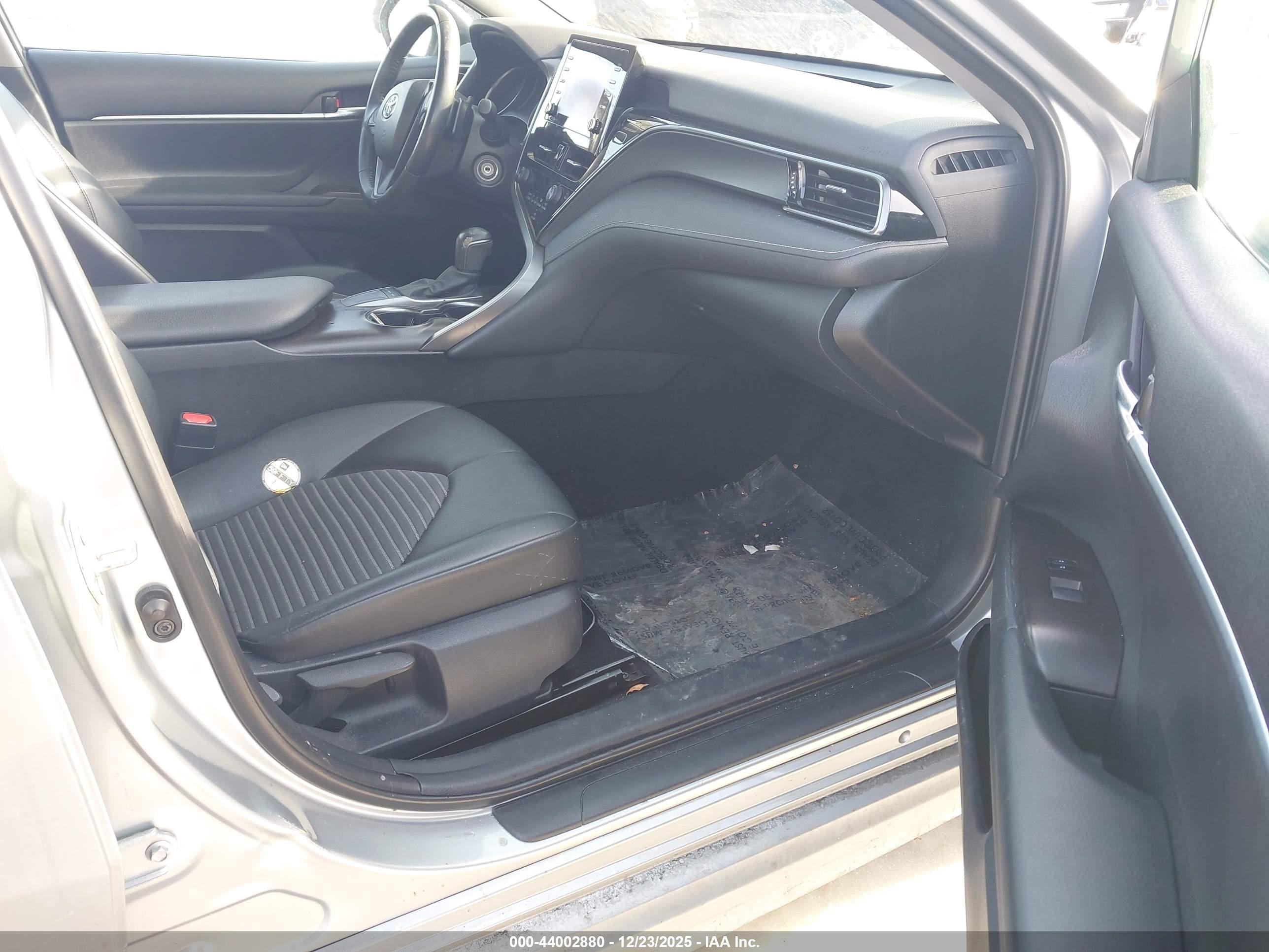 TOYOTA CAMRY image 5