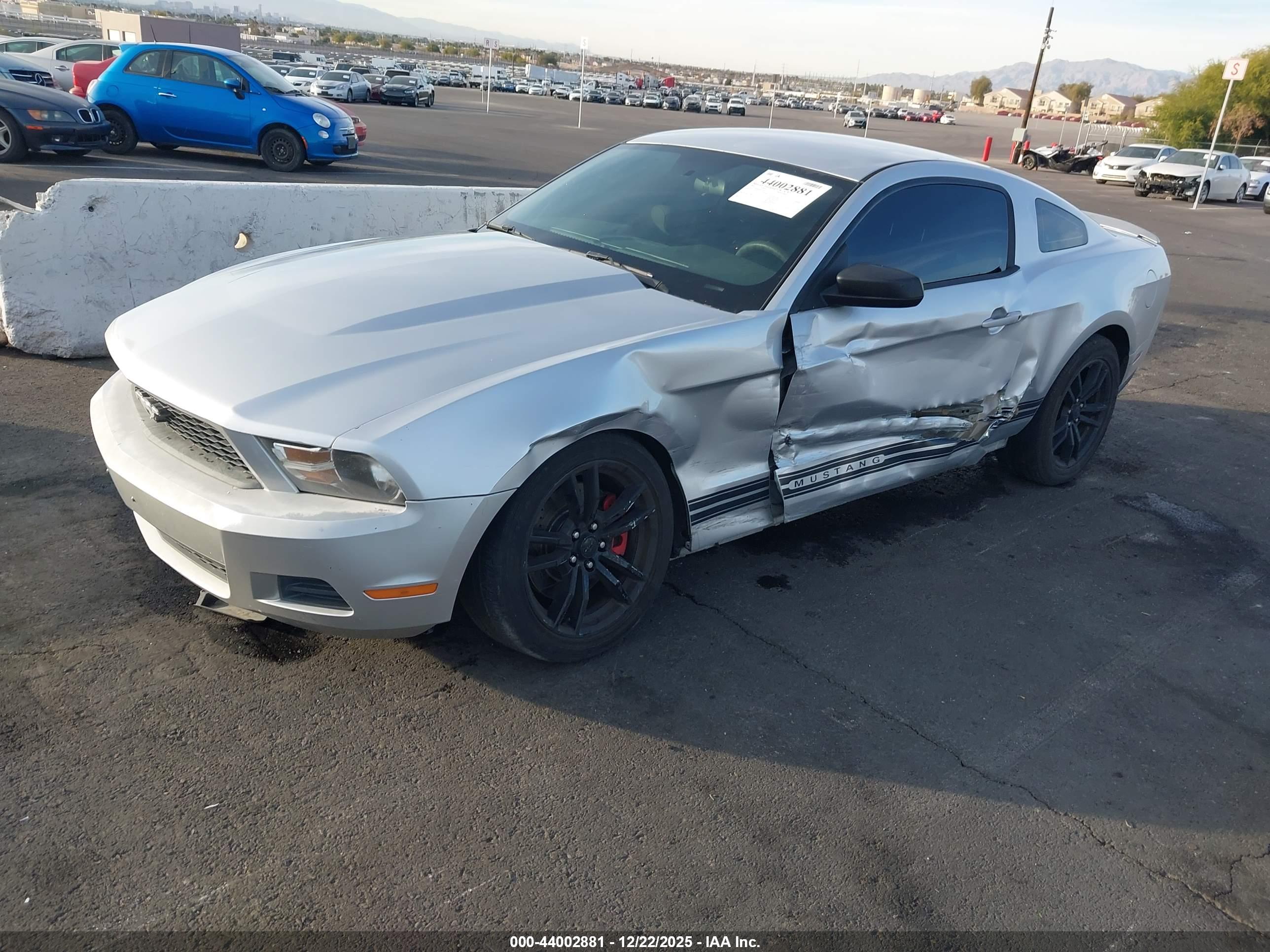 FORD MUSTANG image 2