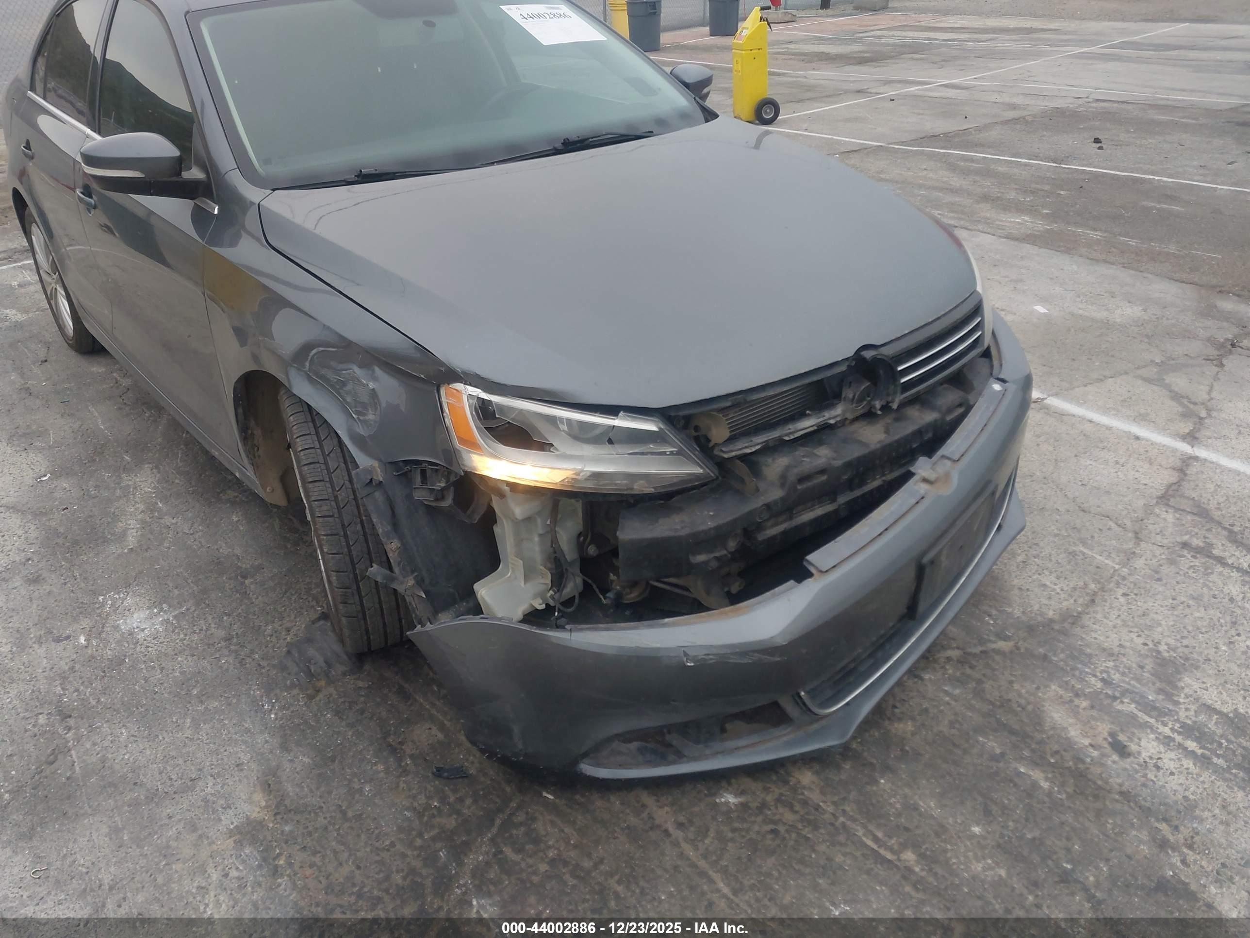VOLKSWAGEN JETTA image 6