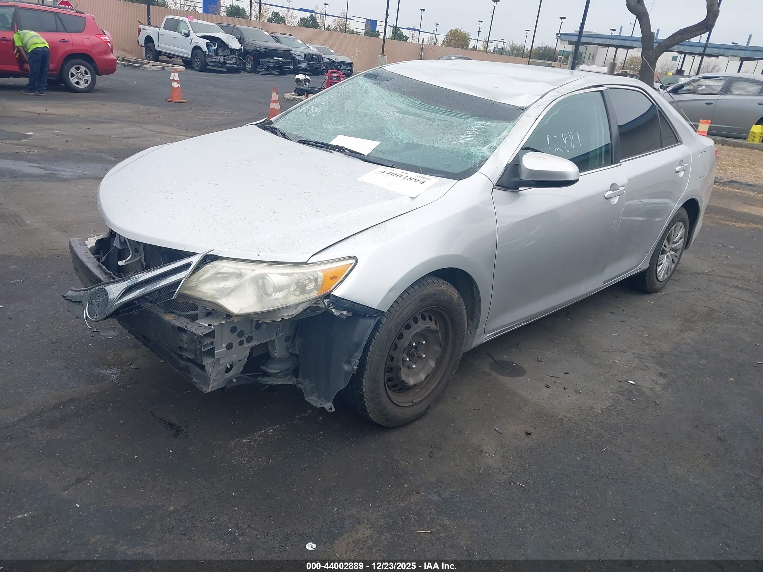 TOYOTA CAMRY image 2