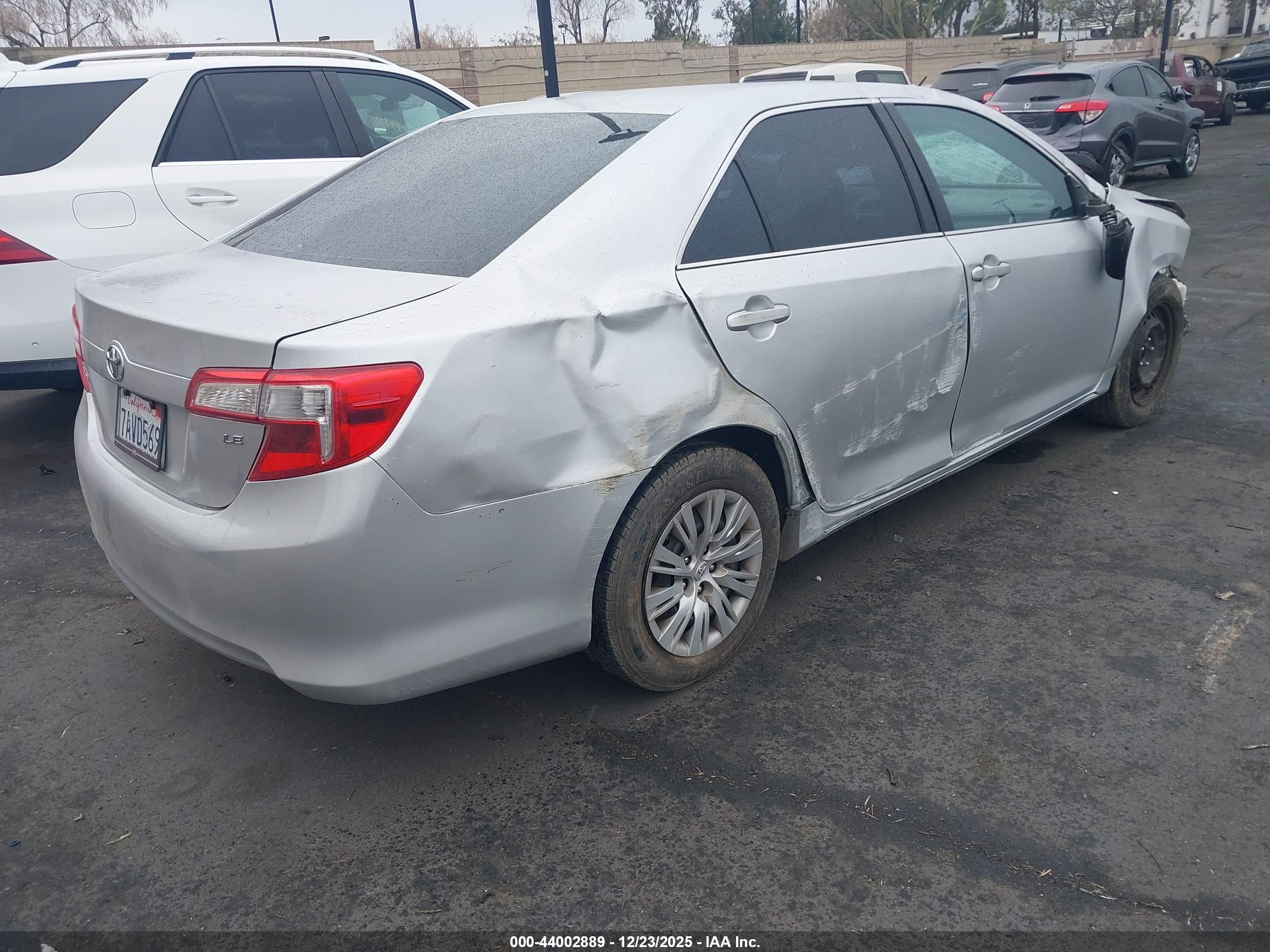 TOYOTA CAMRY image 4