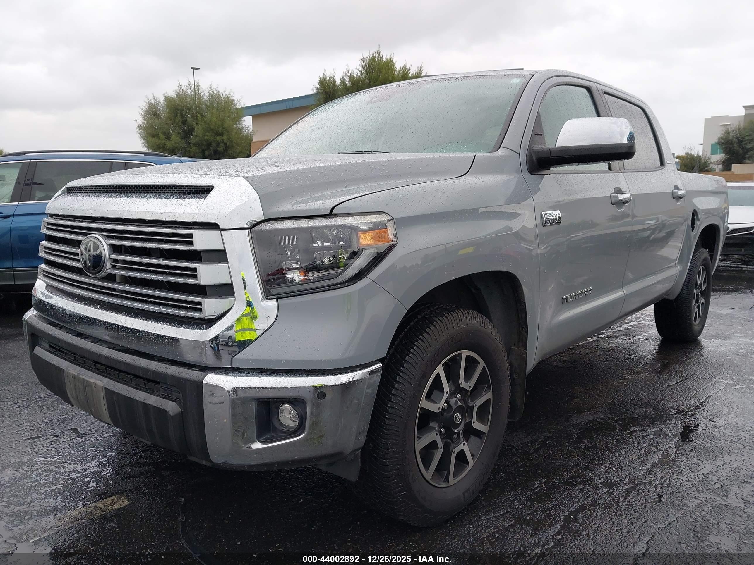 TOYOTA TUNDRA image 2