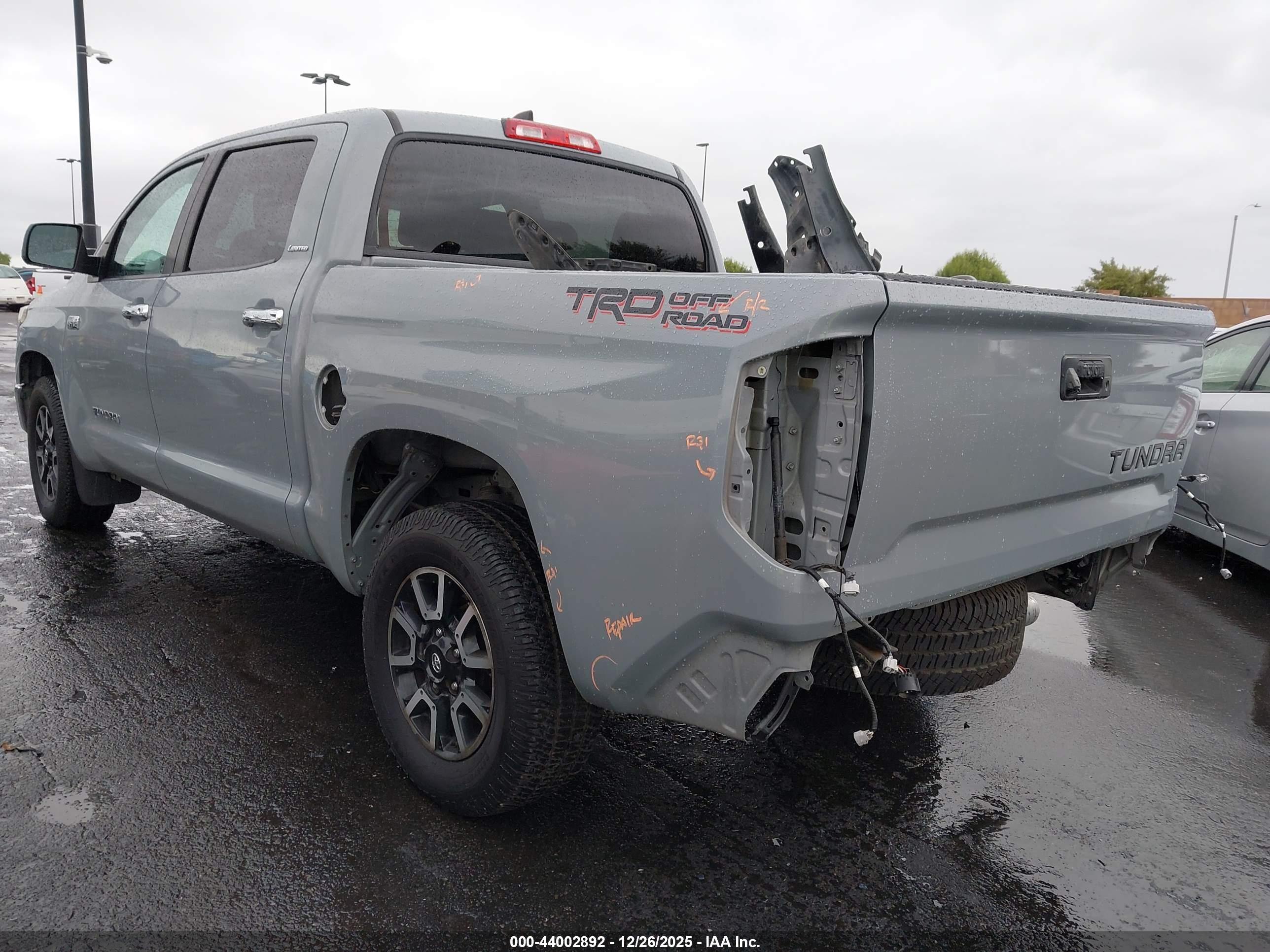 TOYOTA TUNDRA image 3