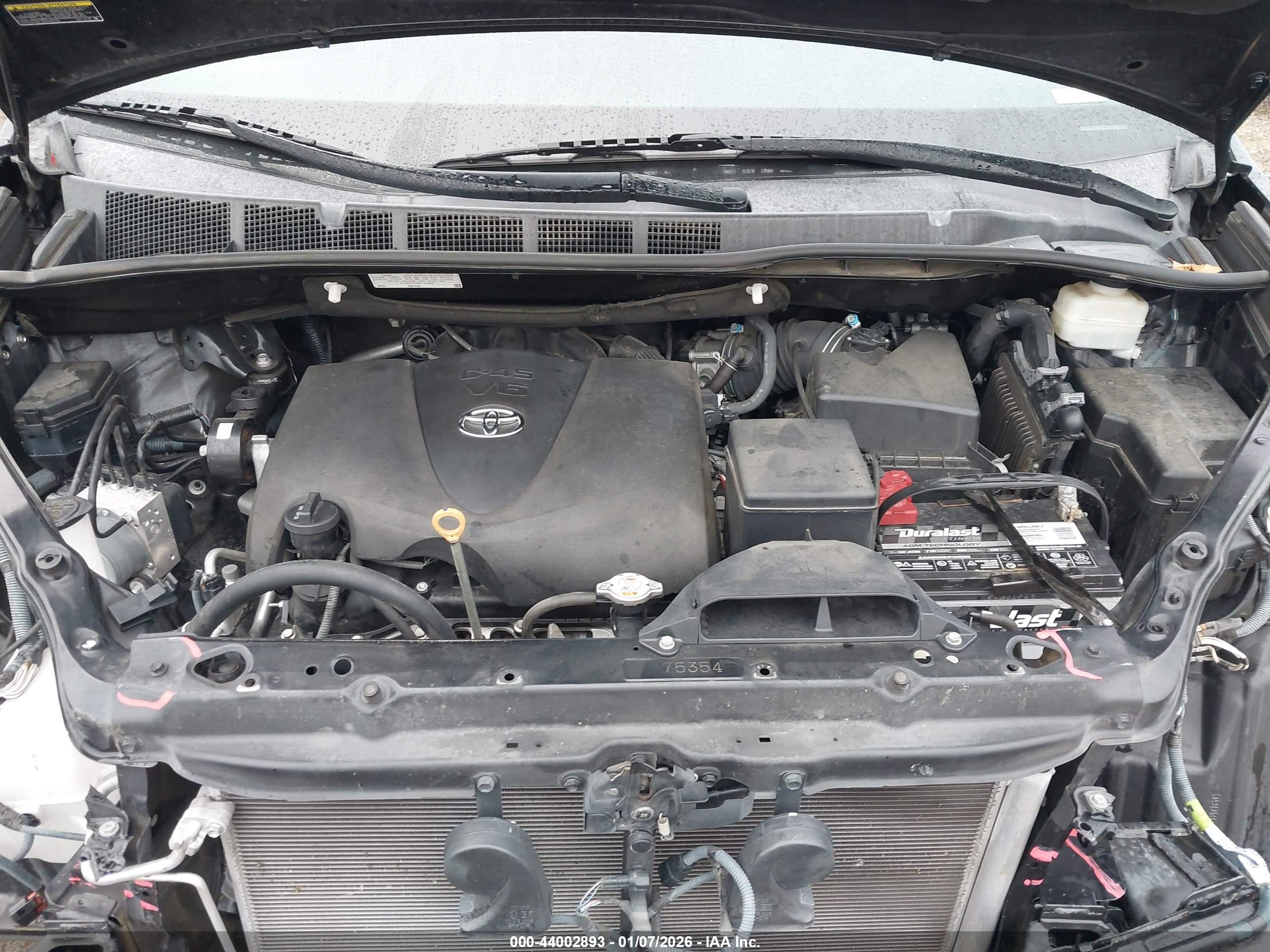 TOYOTA SIENNA image 10