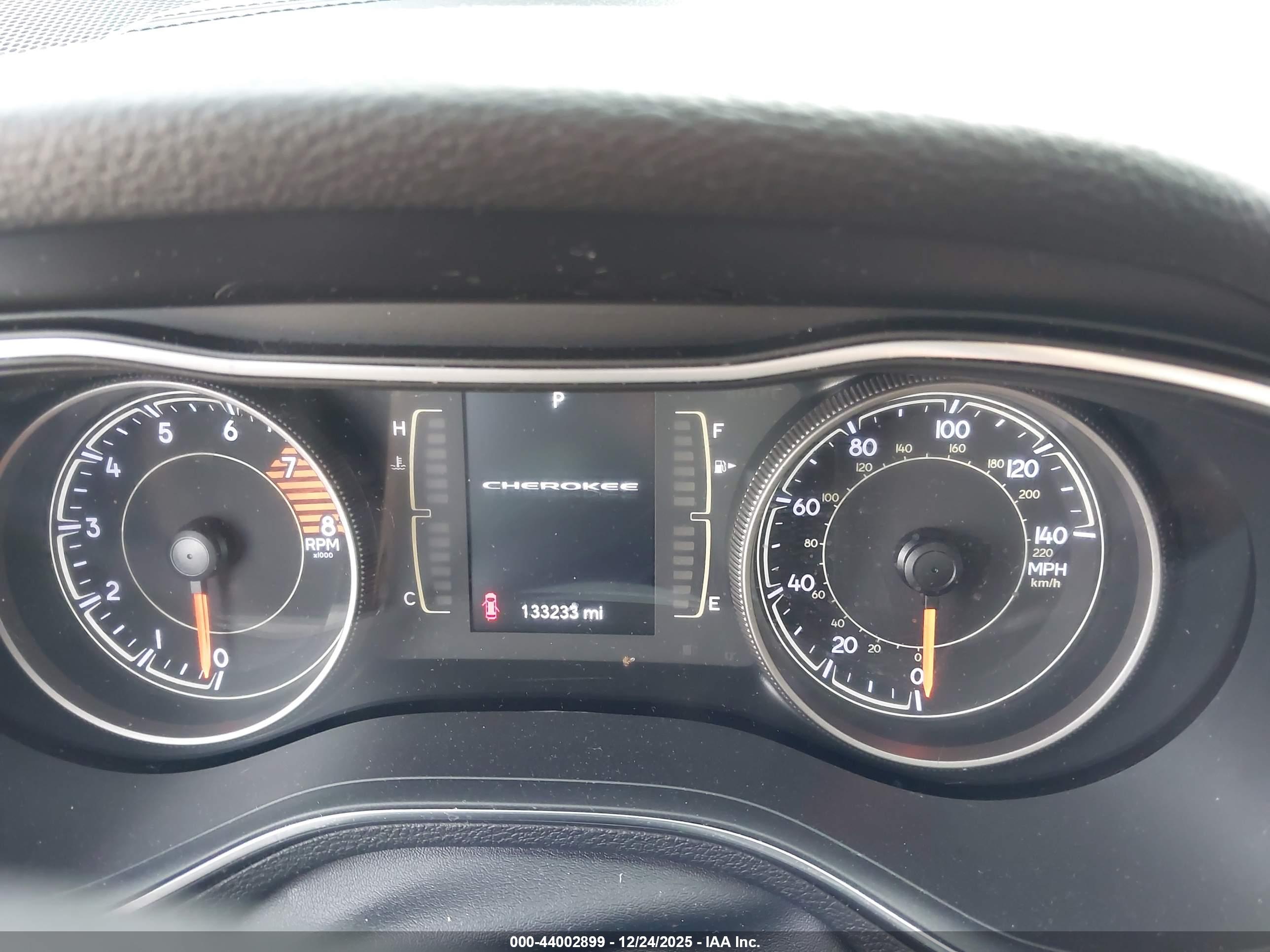 JEEP CHEROKEE image 7