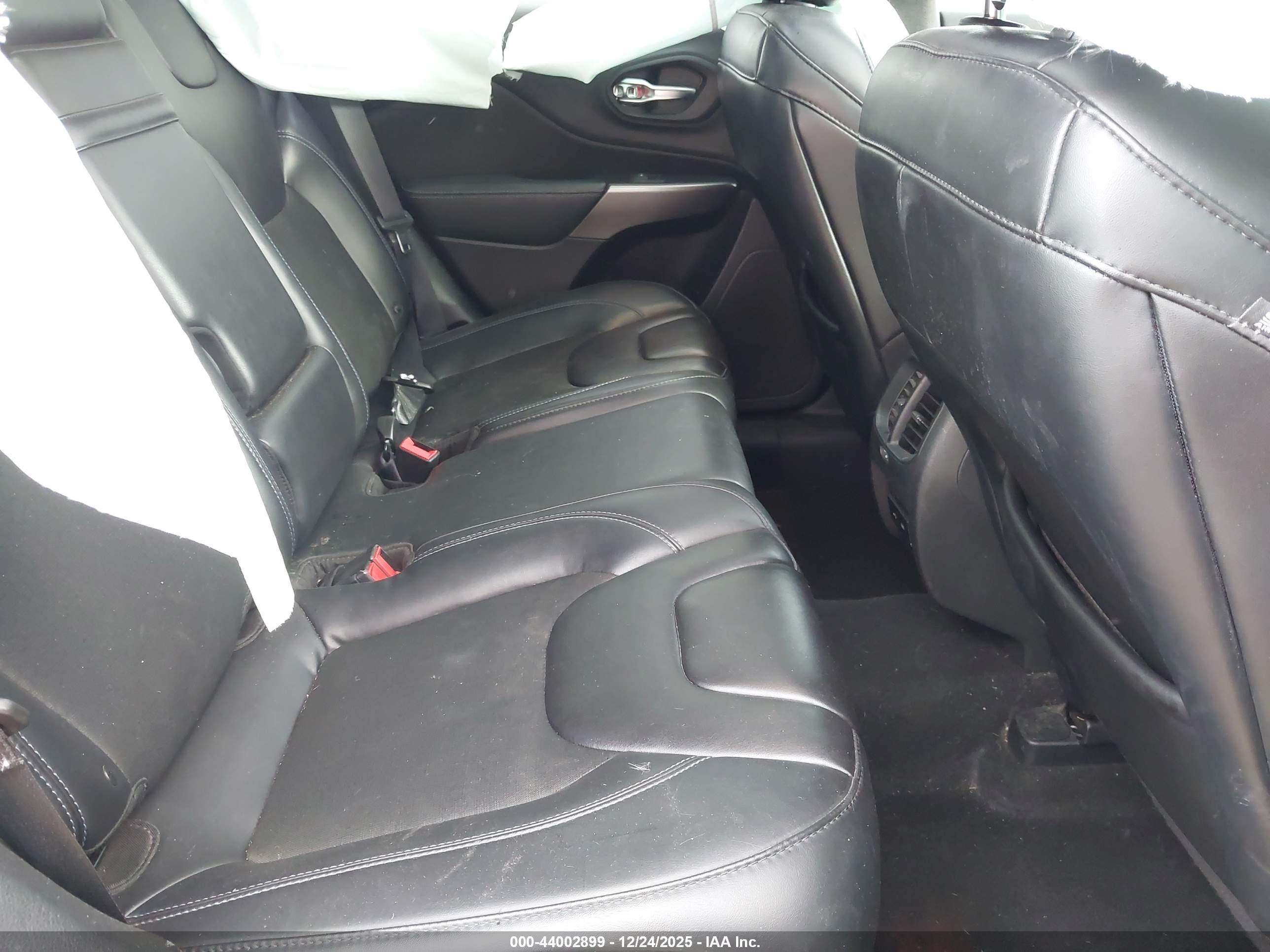 JEEP CHEROKEE image 8