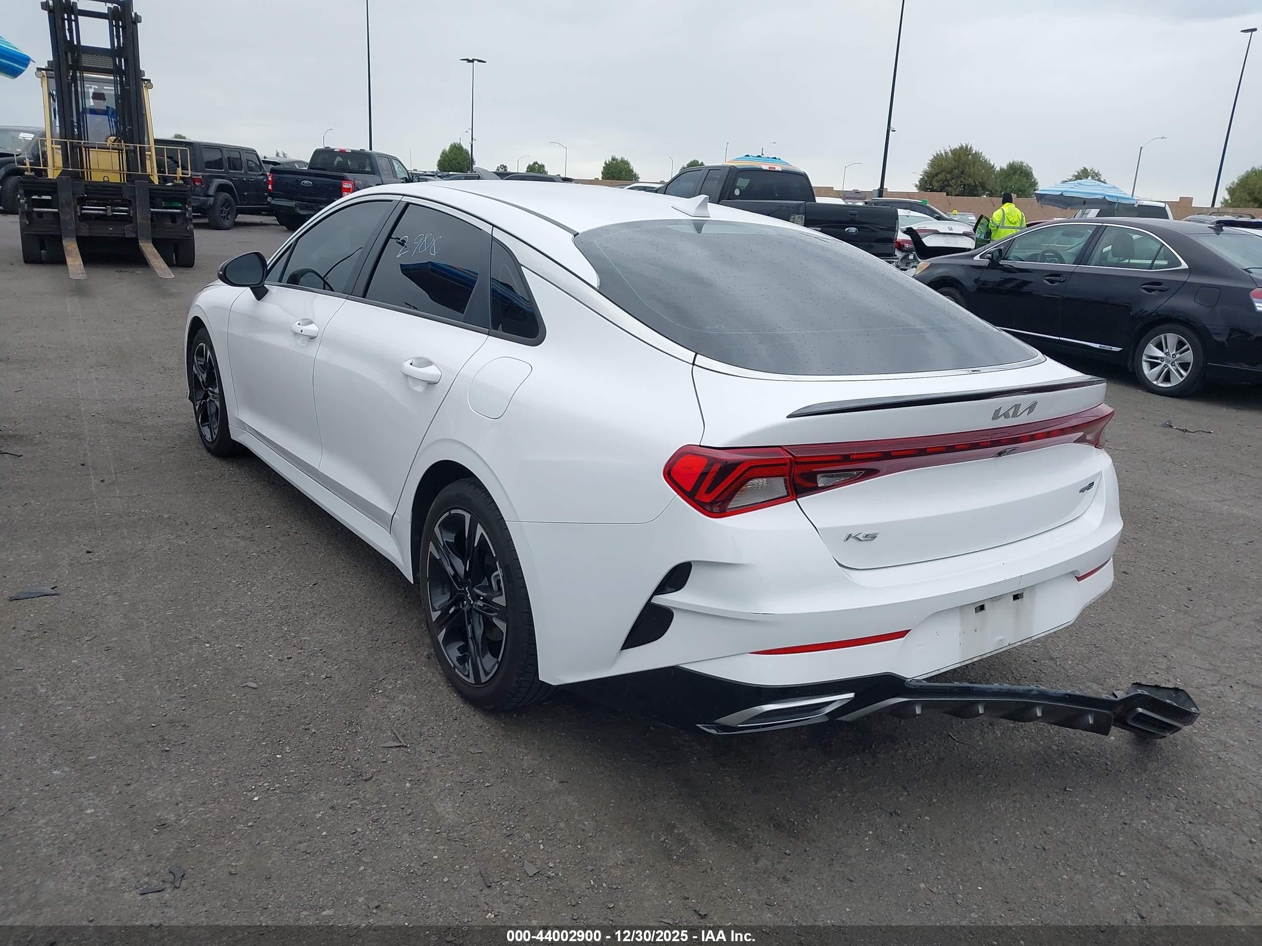 KIA K5 image 3