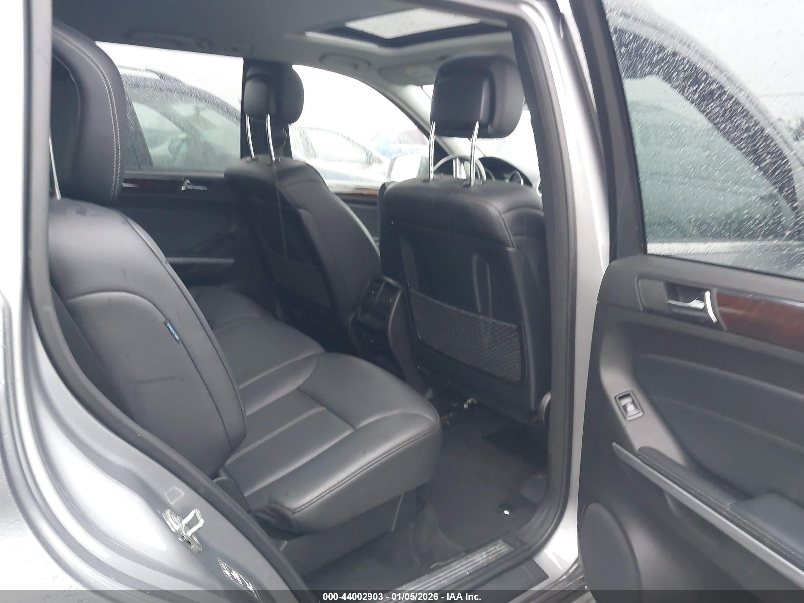 MERCEDES-BENZ GL image 8