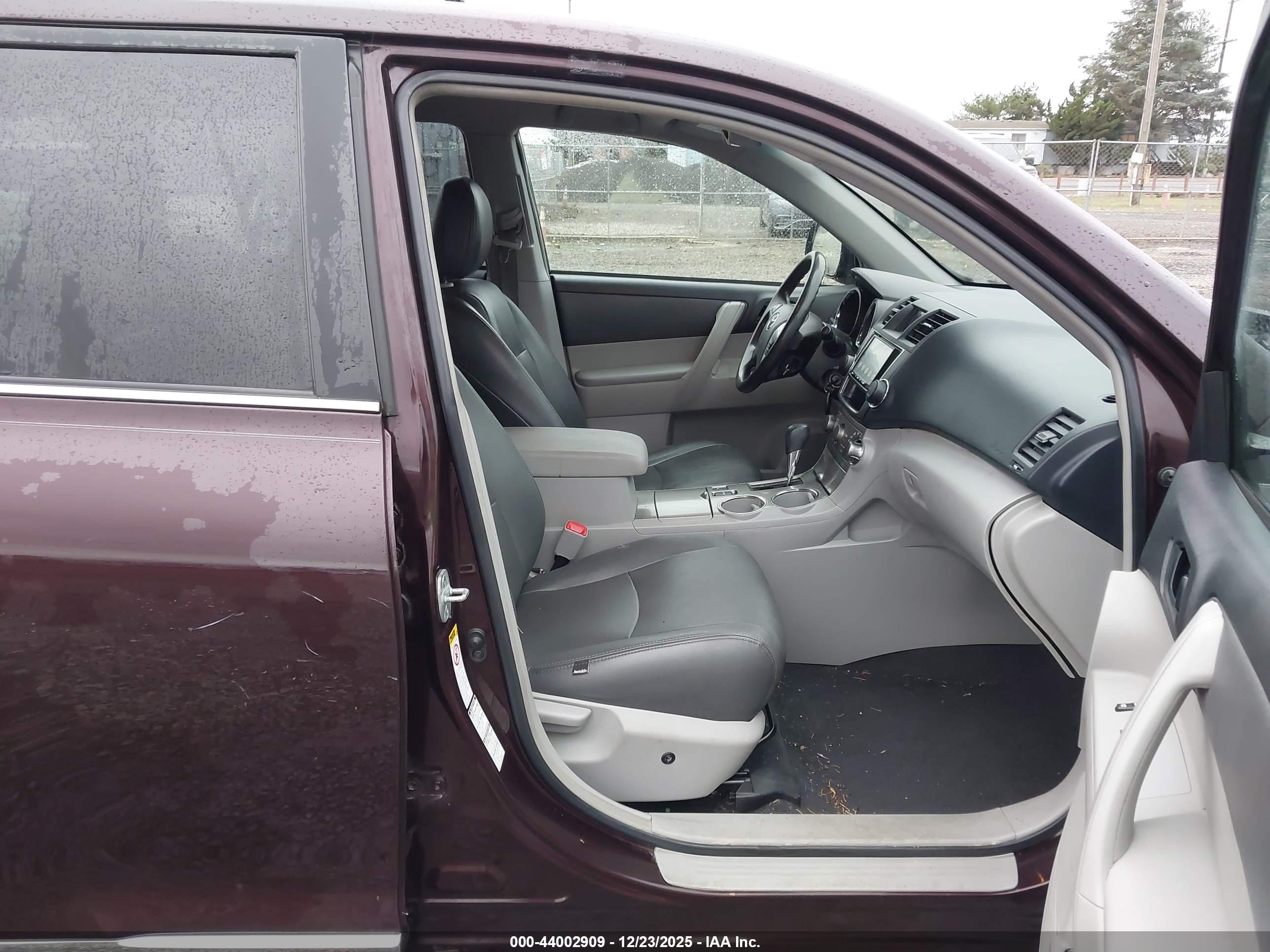 TOYOTA HIGHLANDER image 5