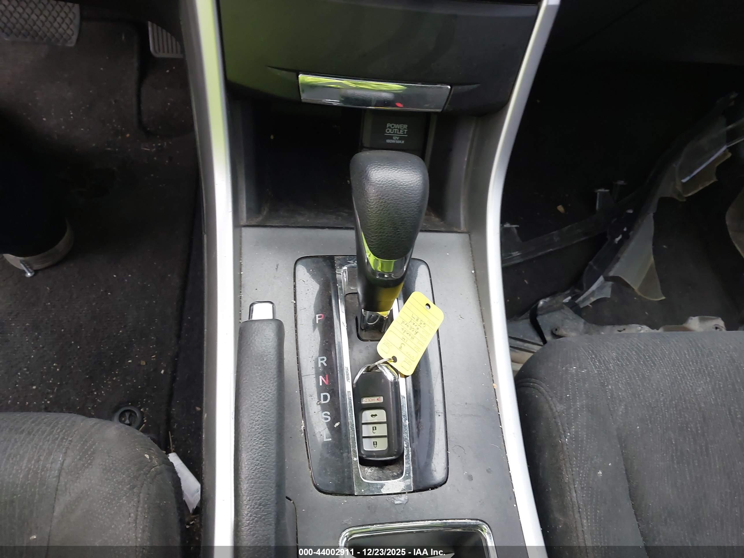 HONDA ACCORD image 11