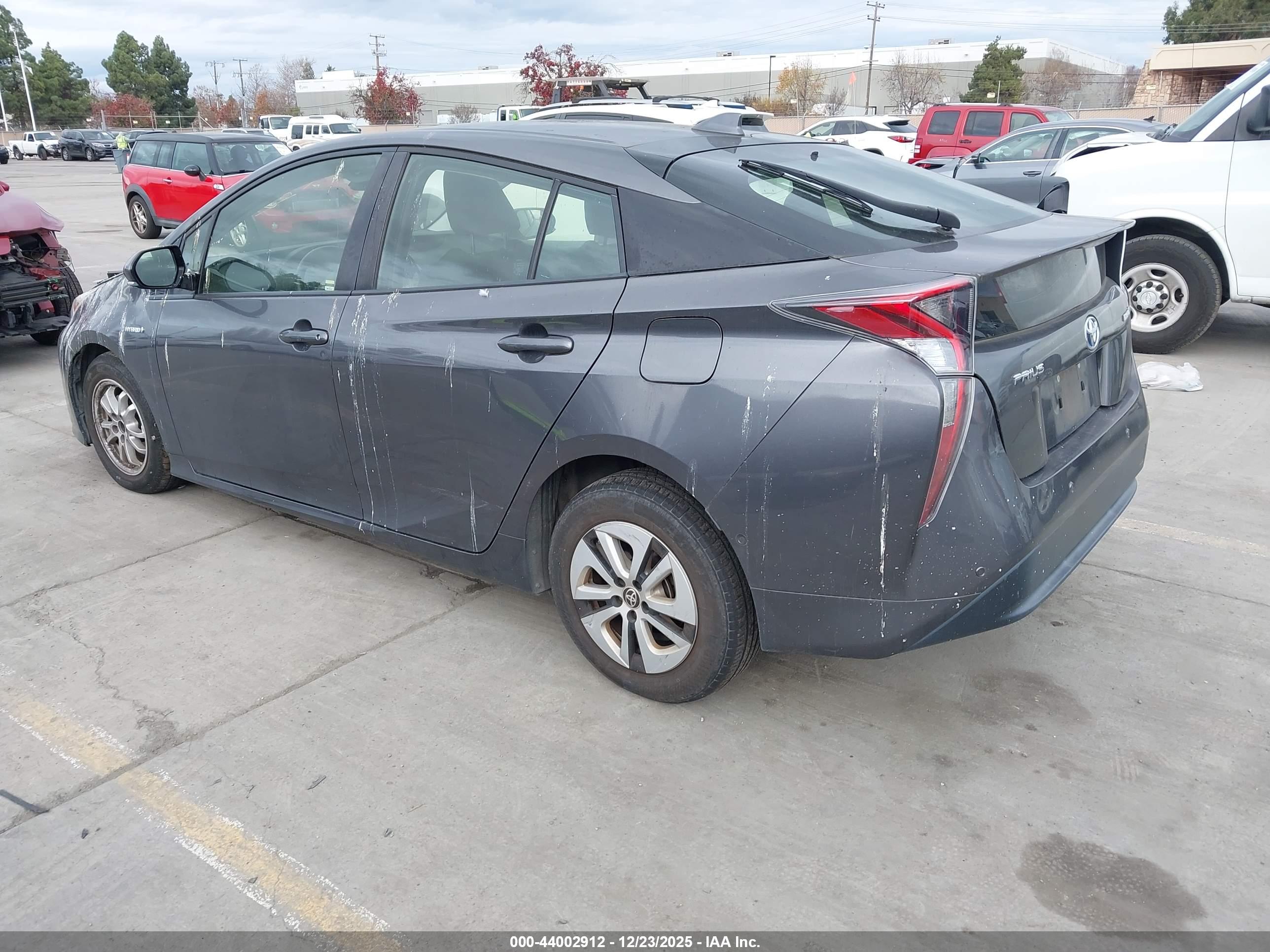 TOYOTA PRIUS image 3