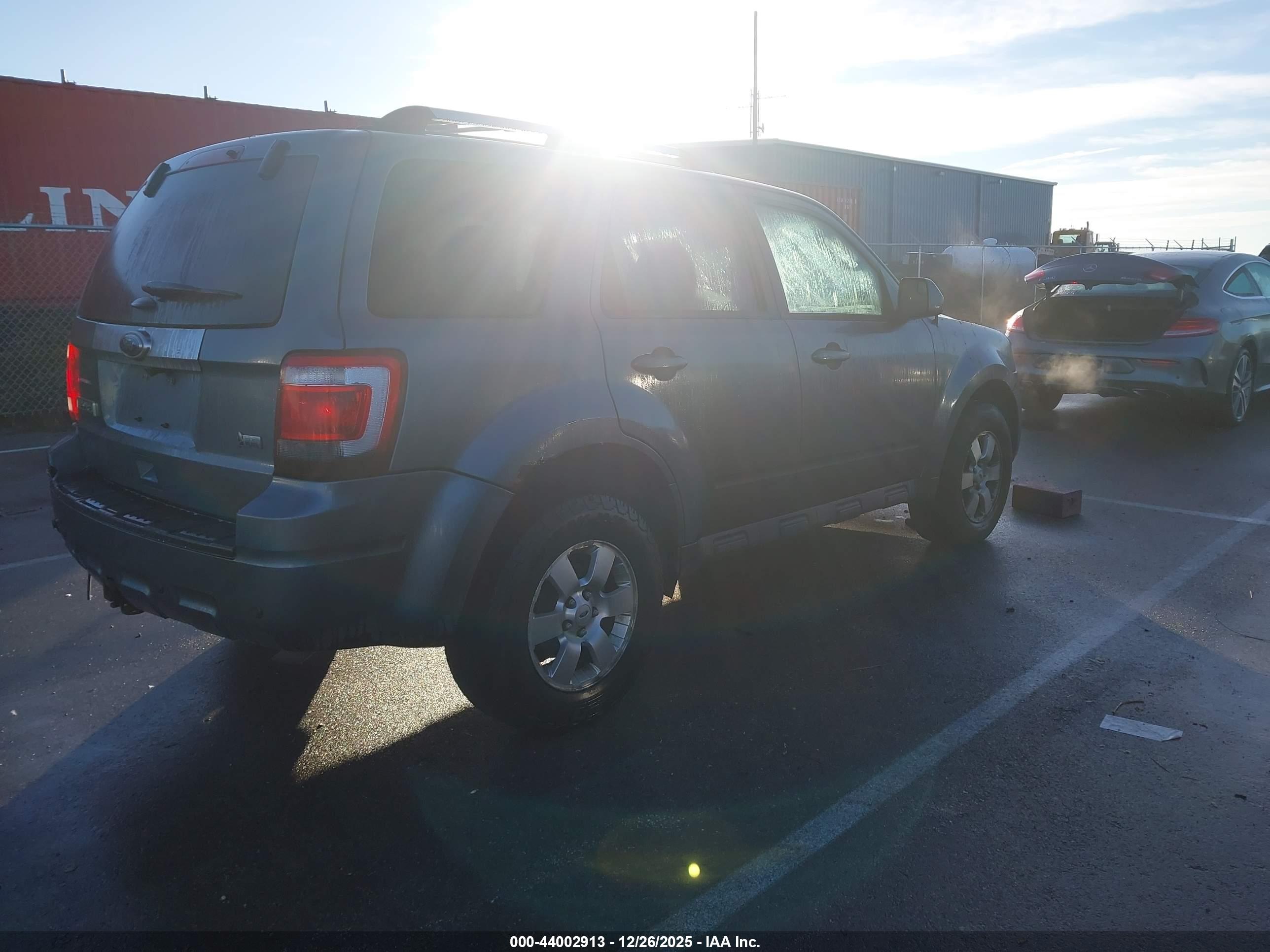 FORD ESCAPE image 4