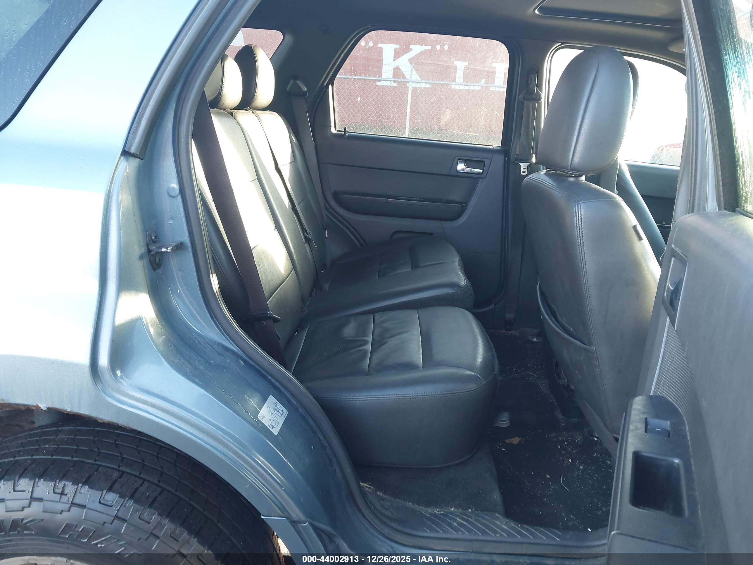 FORD ESCAPE image 8