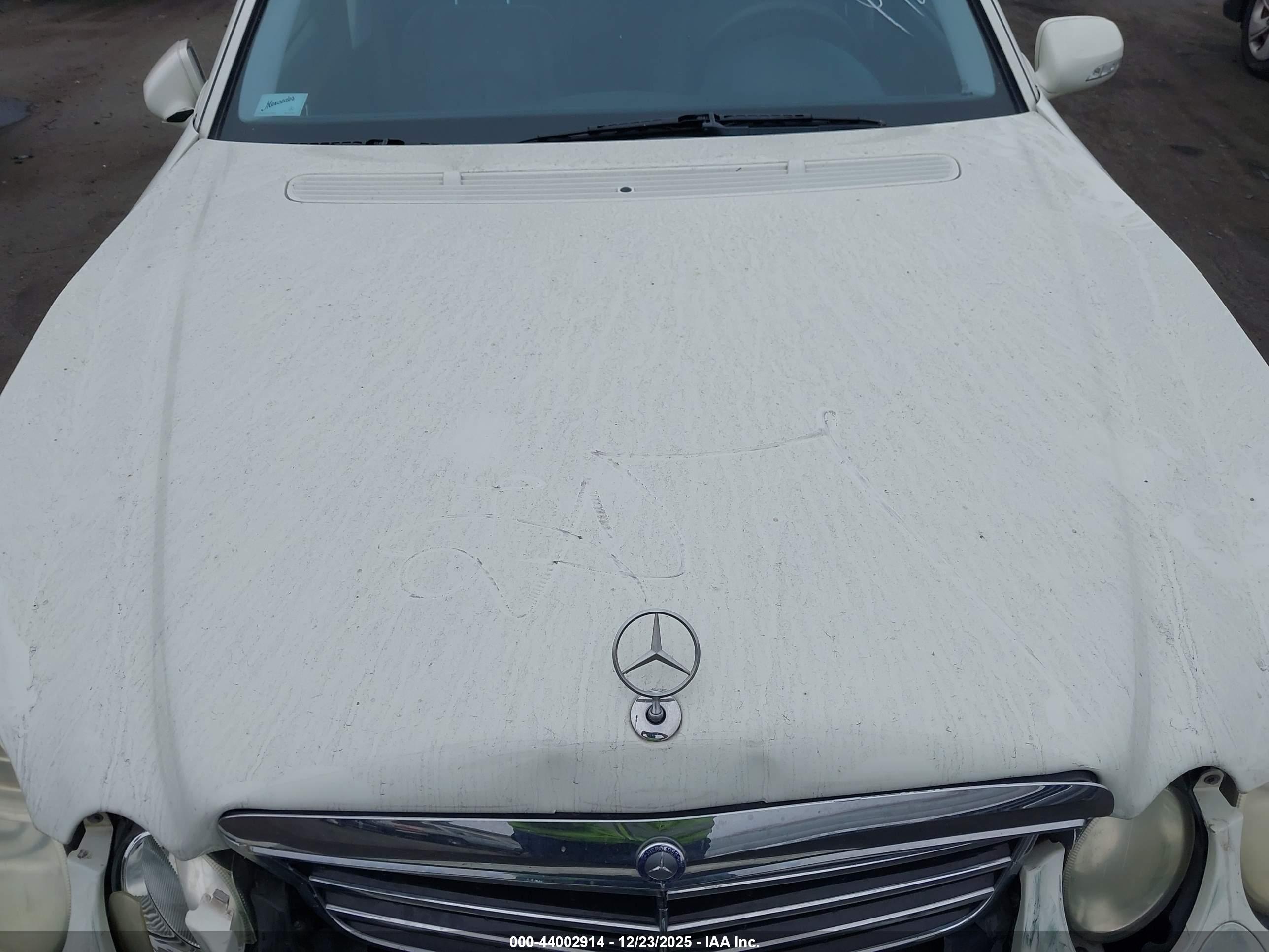MERCEDES-BENZ E image 10