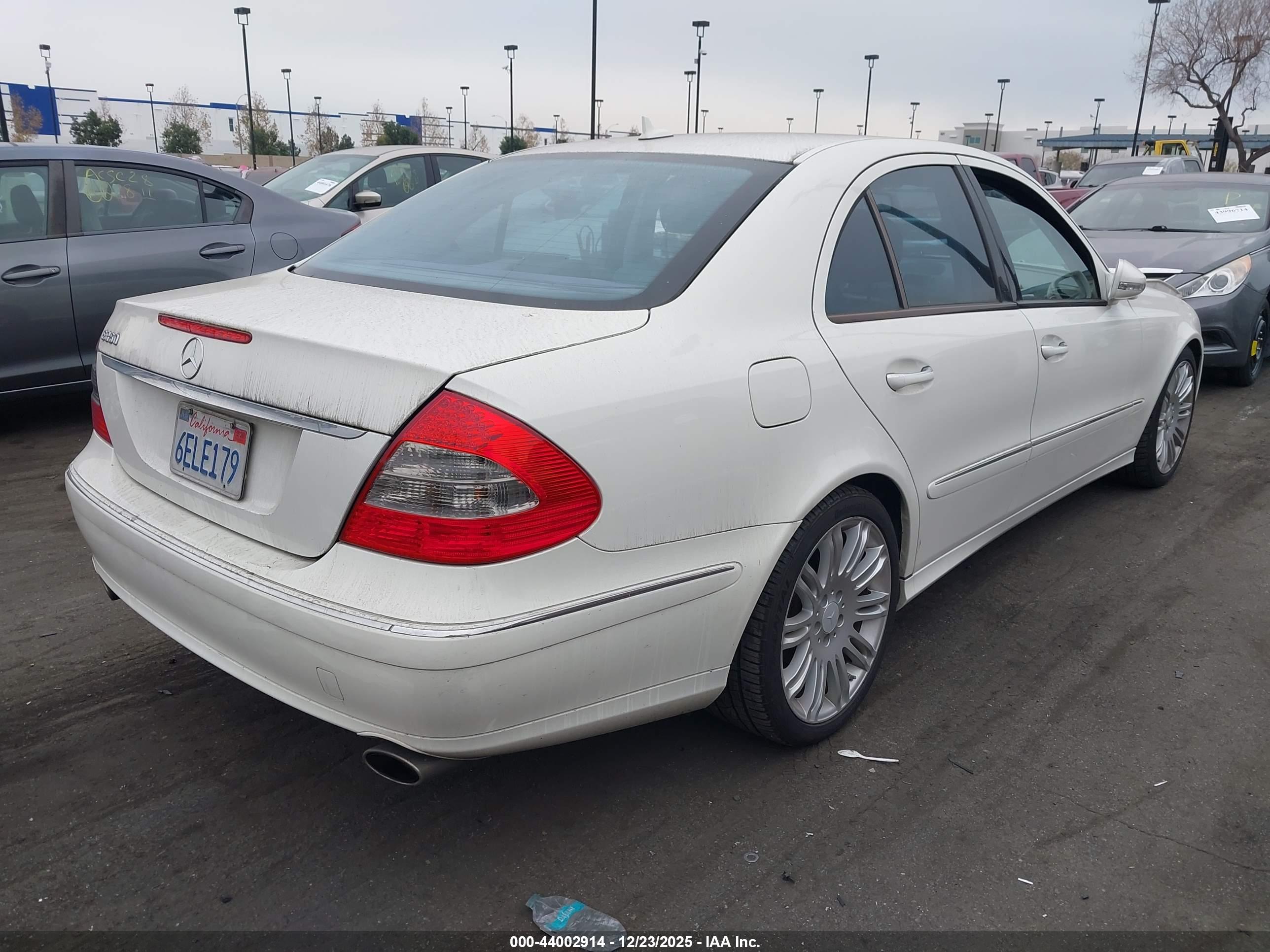 MERCEDES-BENZ E image 4