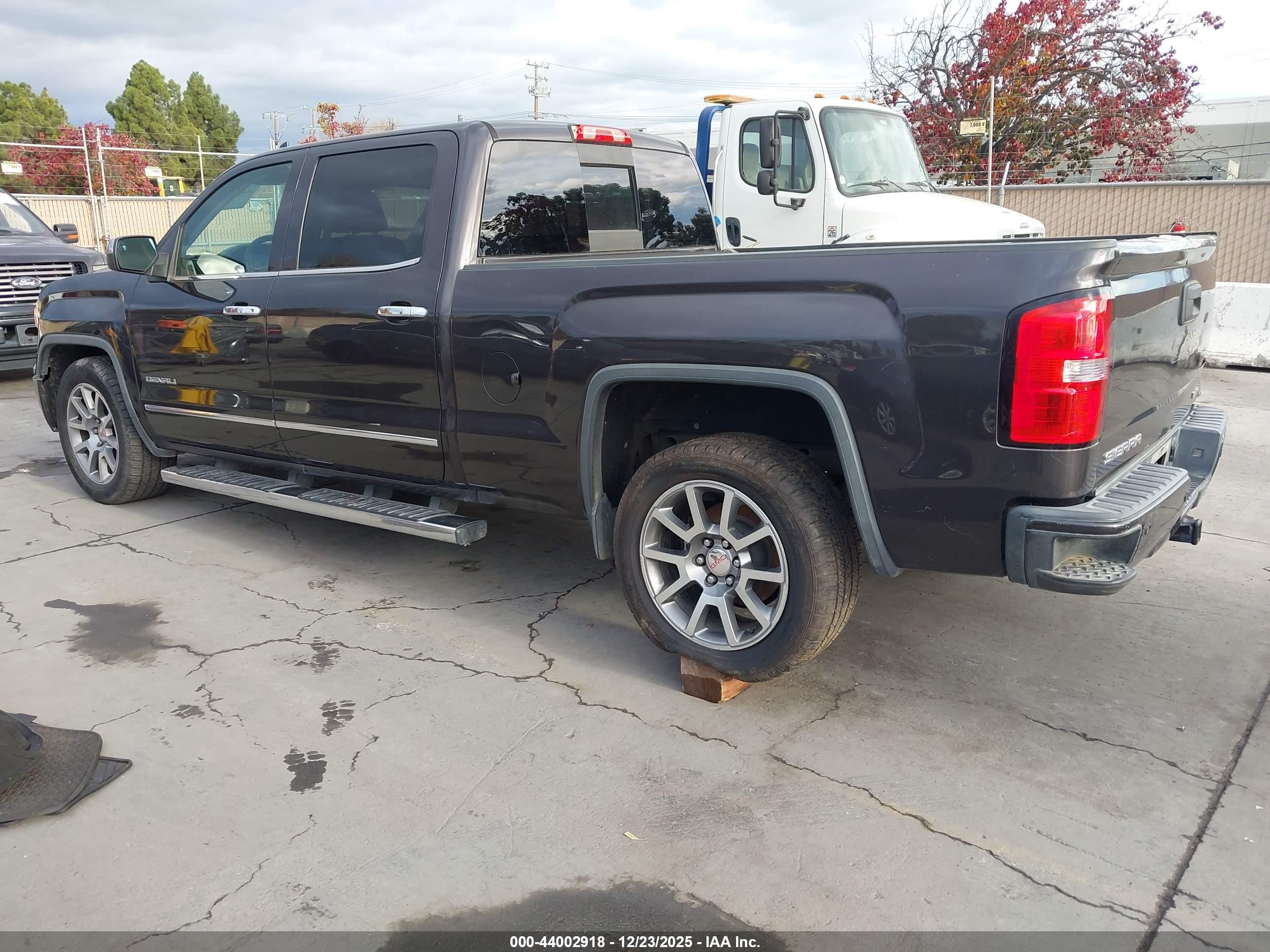 GMC SIERRA image 3